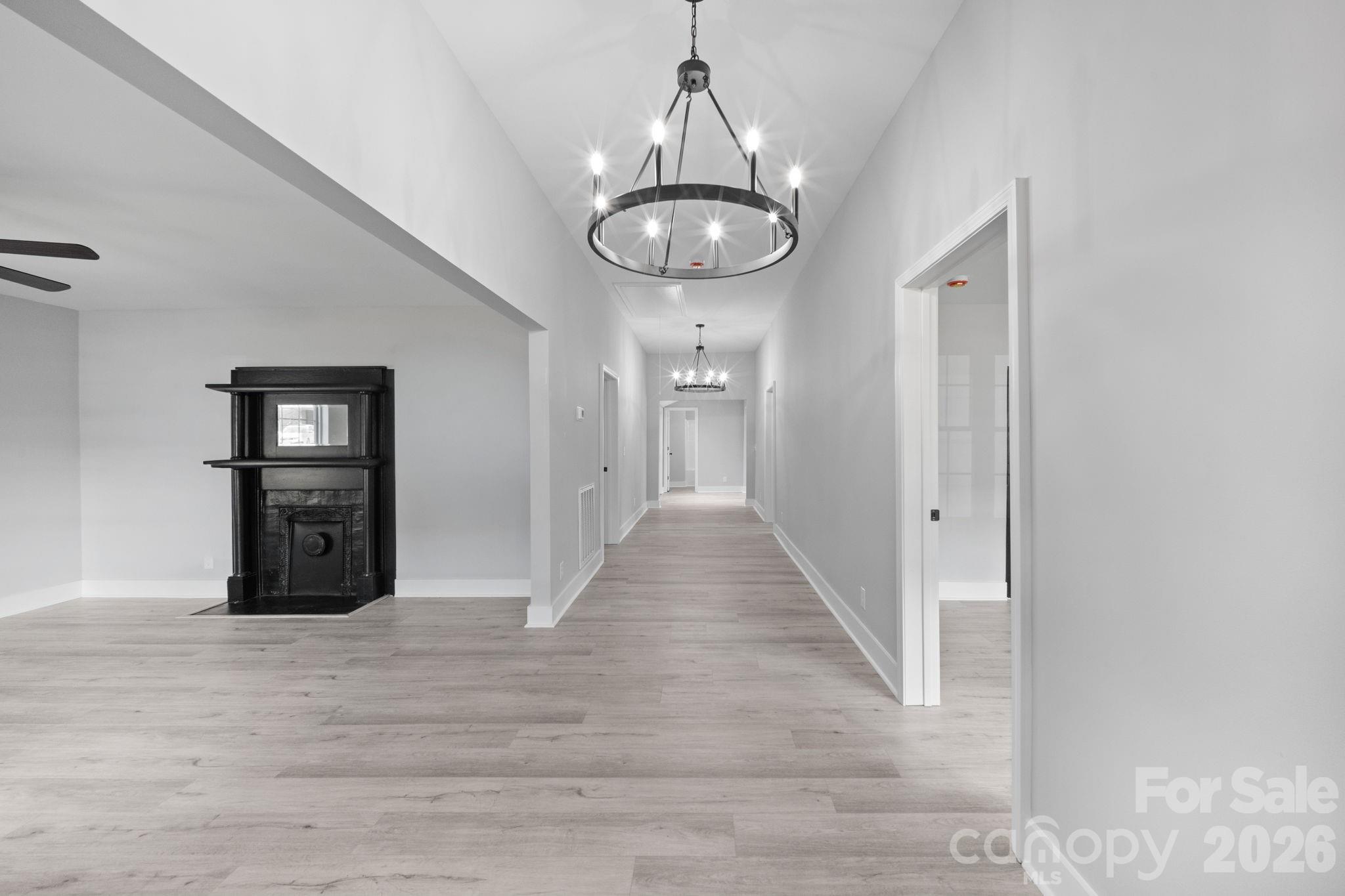 807 N Walnut Street Property Photo 4
