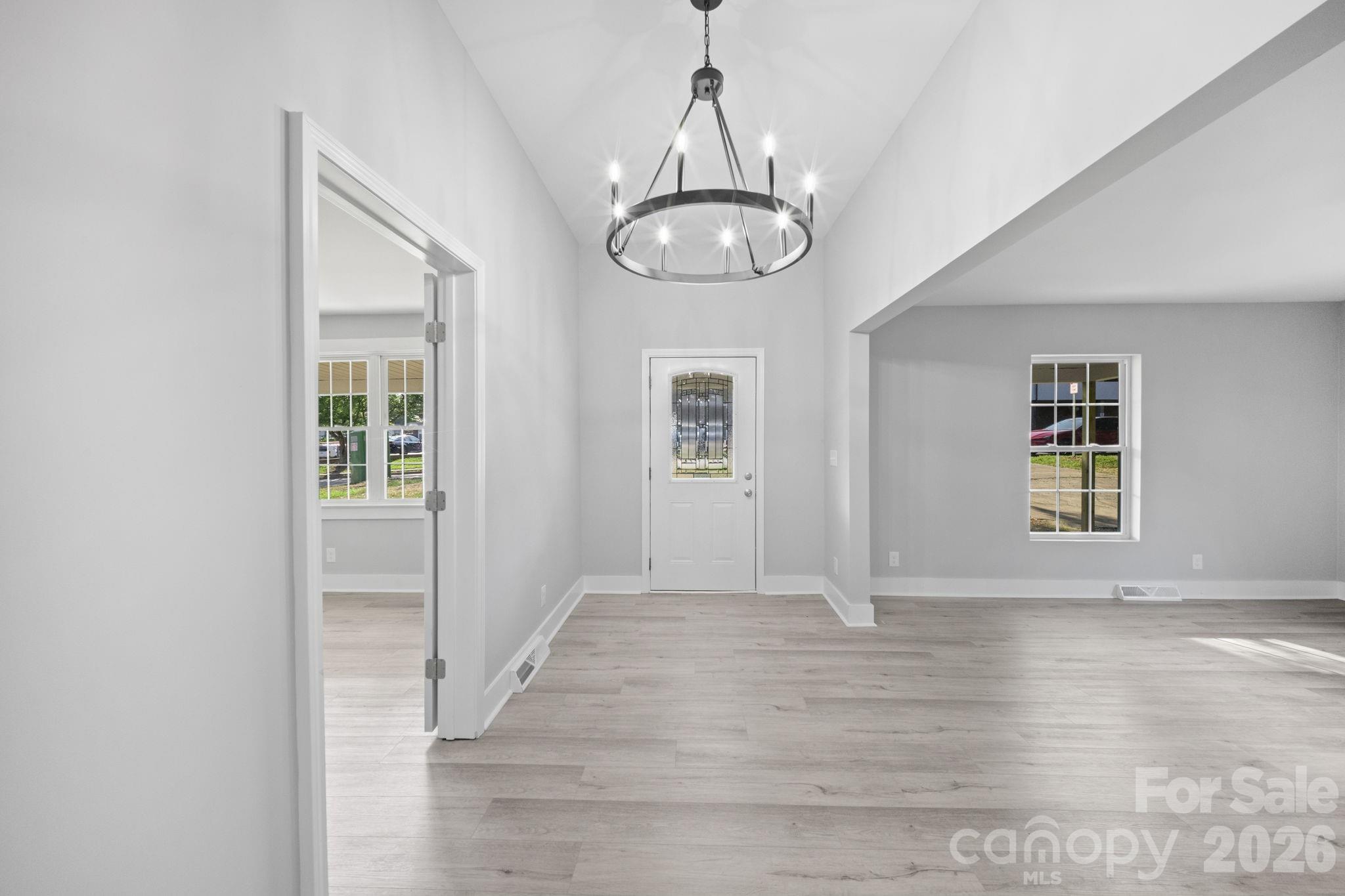 807 N Walnut Street Property Photo 5
