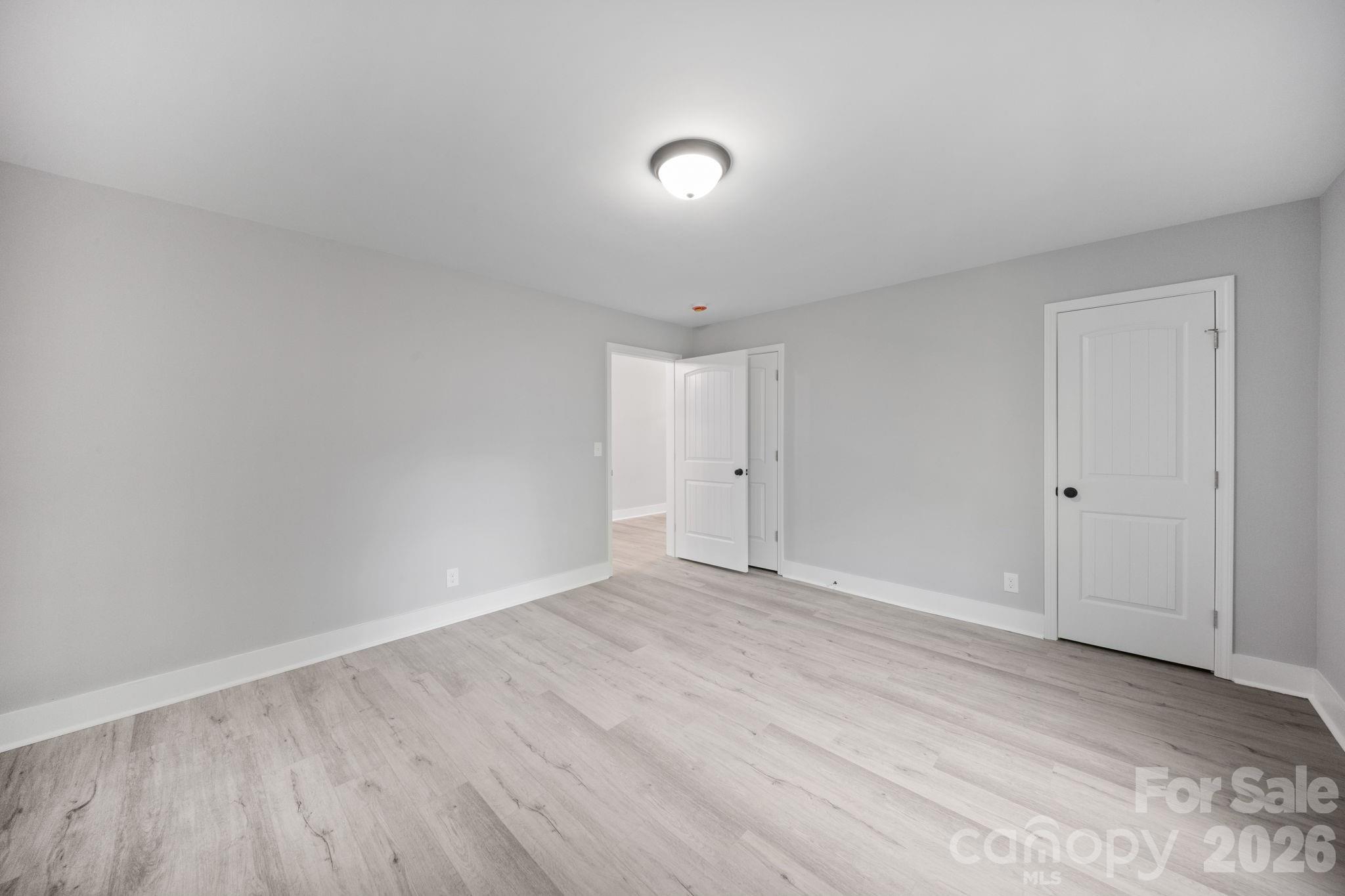 807 N Walnut Street Property Photo 11