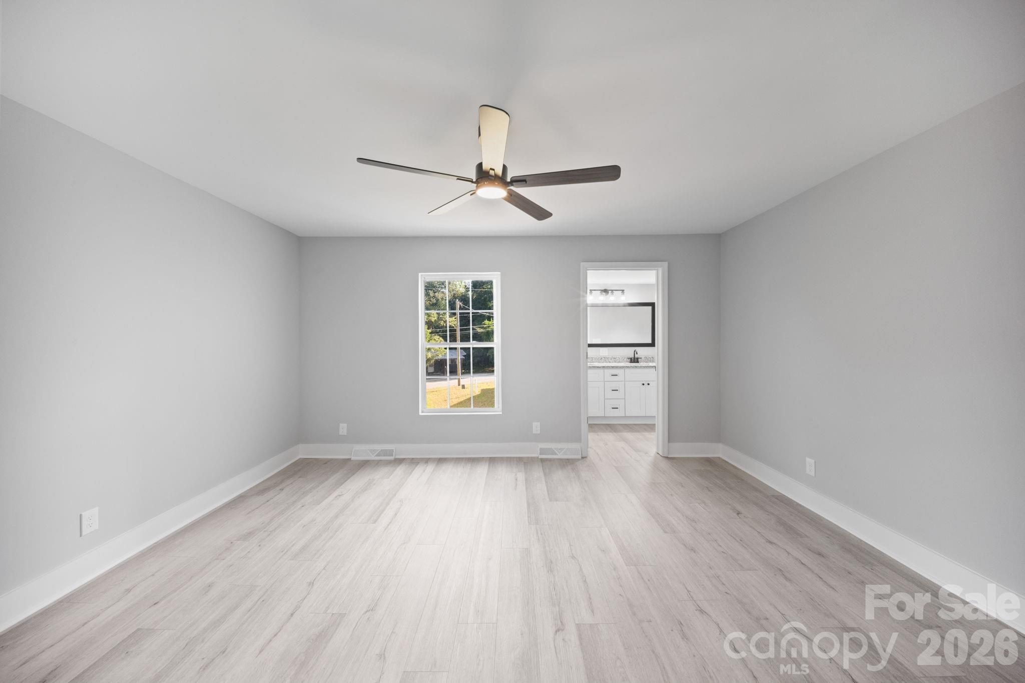 807 N Walnut Street Property Photo 12