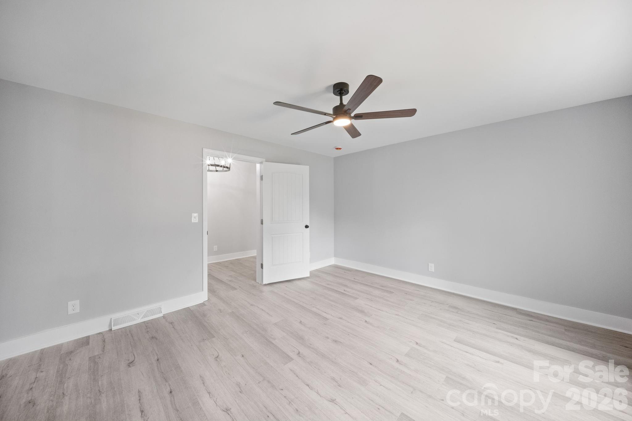 807 N Walnut Street Property Photo 13