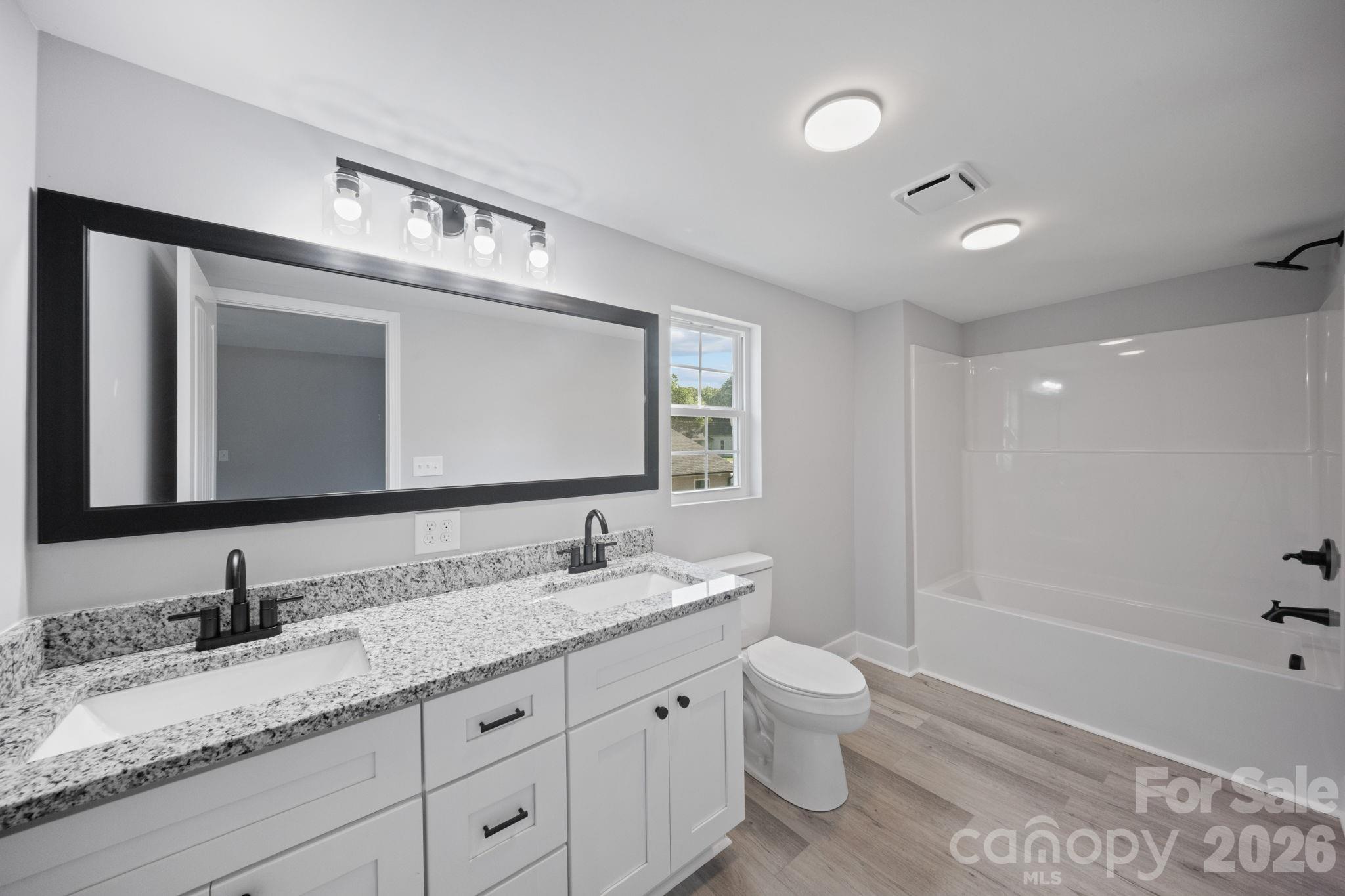 807 N Walnut Street Property Photo 14