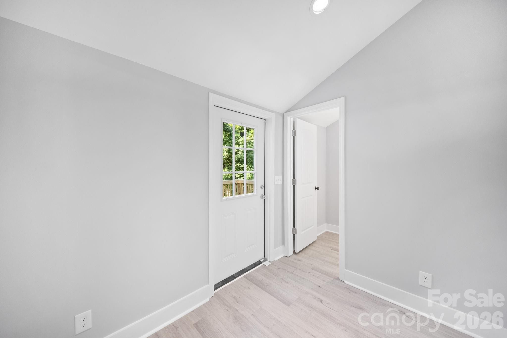 807 N Walnut Street Property Photo 16
