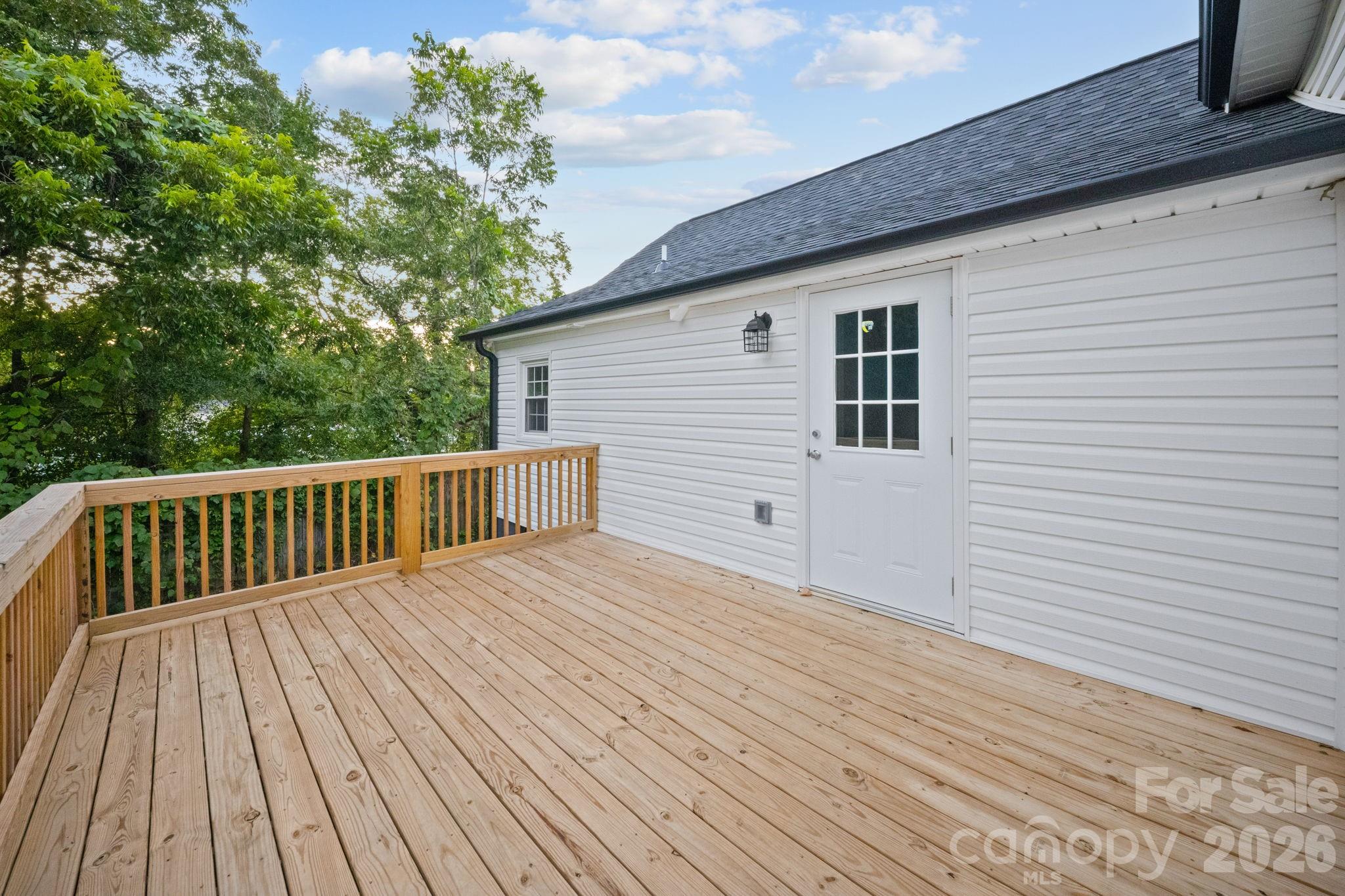 807 N Walnut Street Property Photo 23