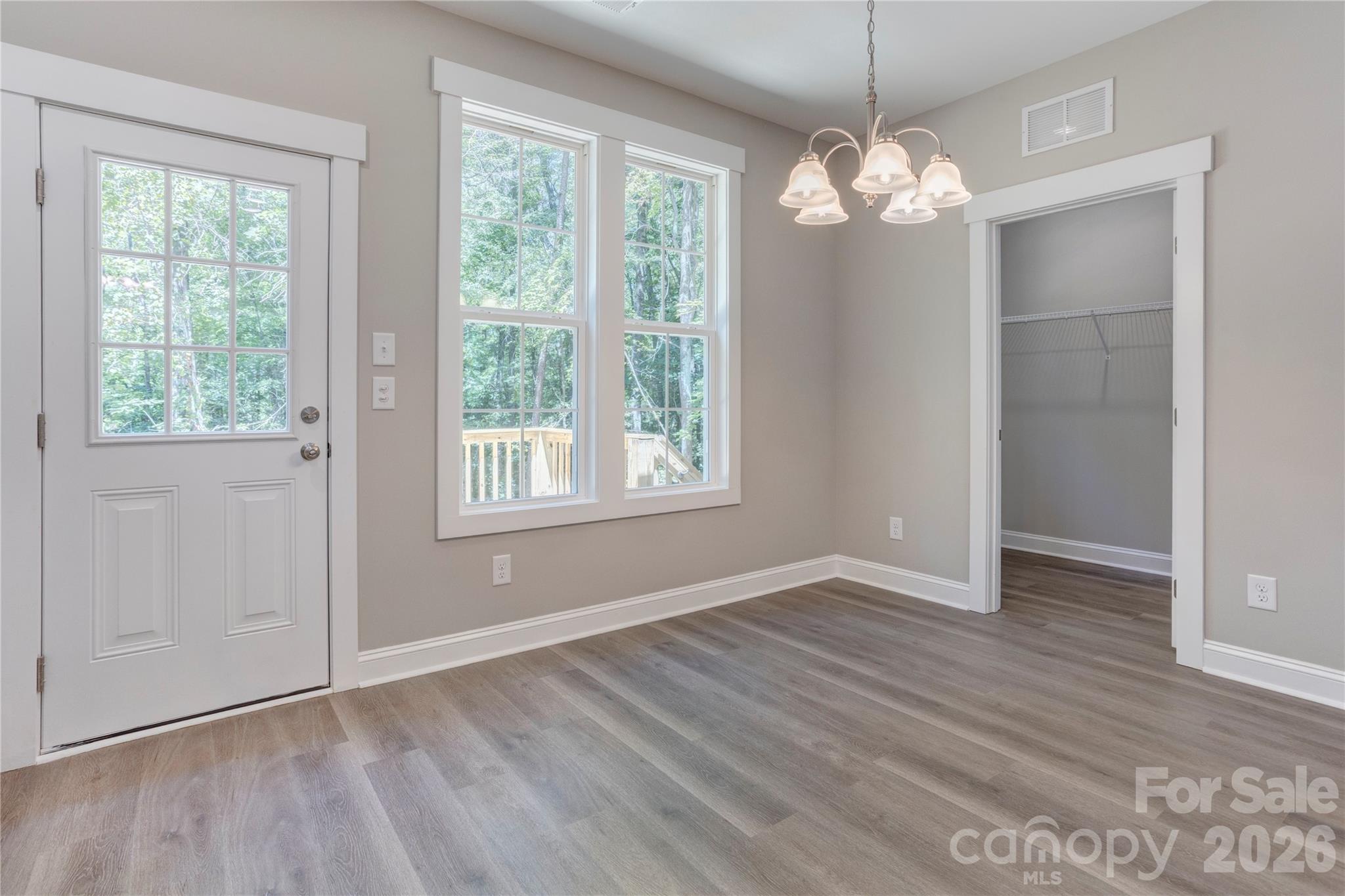 496 Fisk Street Property Photo 10