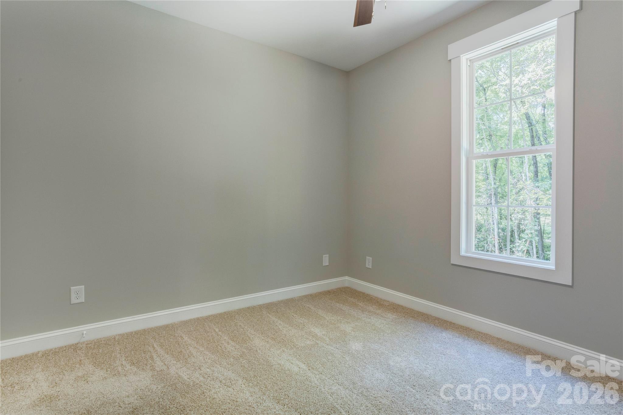 496 Fisk Street Property Photo 14