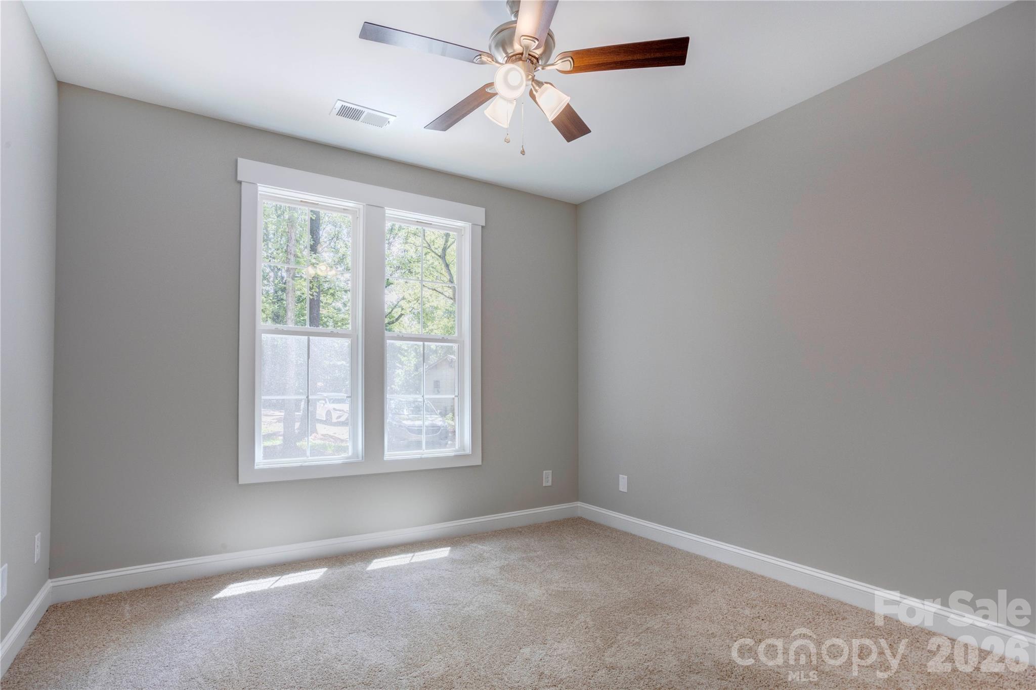 496 Fisk Street Property Photo 15