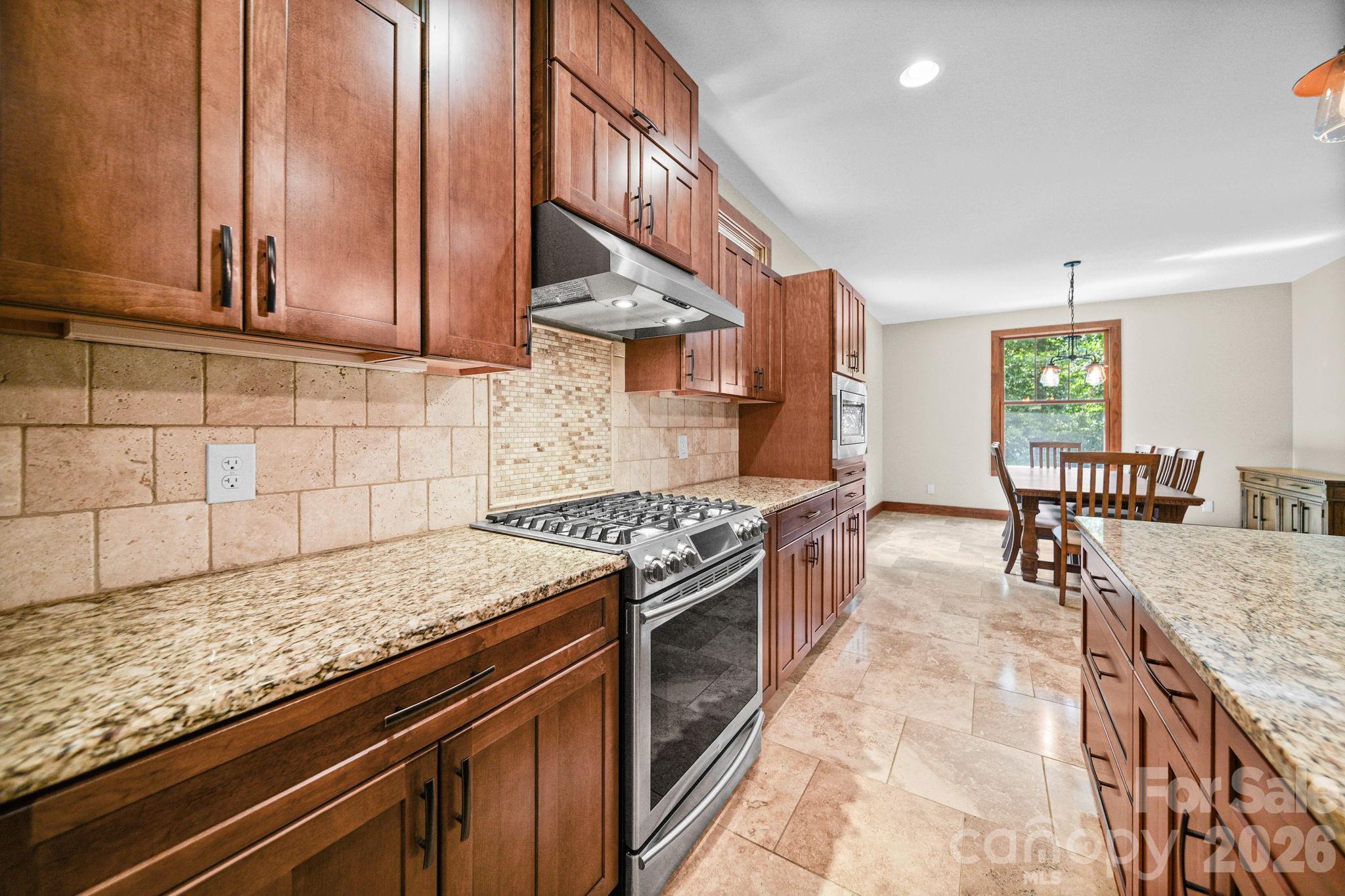 126 Hunters Field Way Property Photo 9