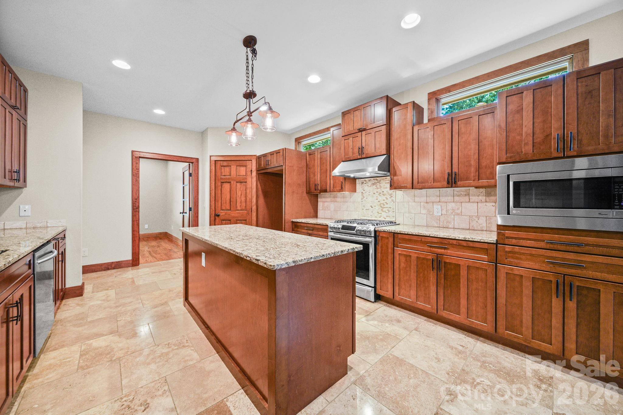 126 Hunters Field Way Property Photo 10
