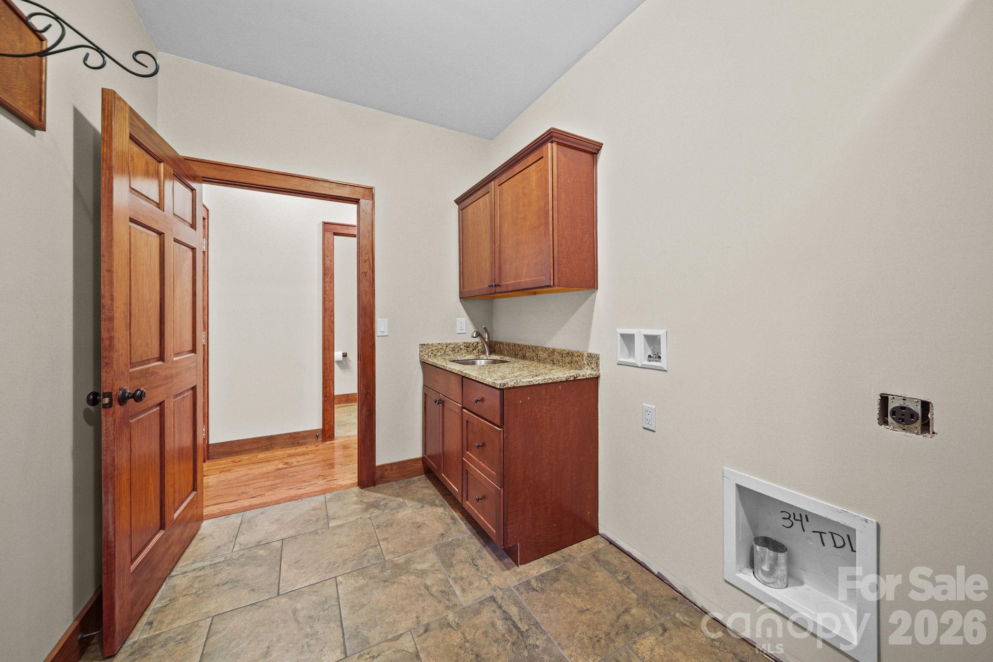 126 Hunters Field Way Property Photo 17