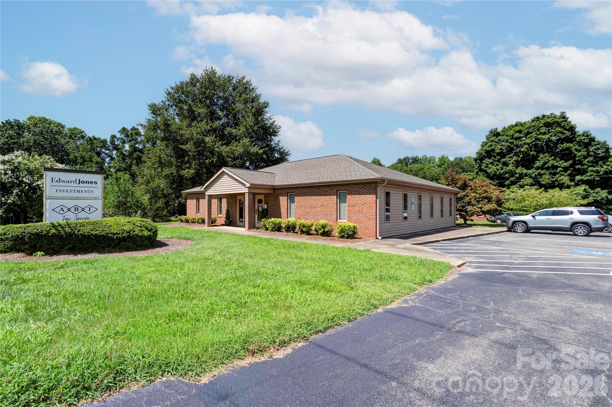 1235 Fallston Road Property Photo 1