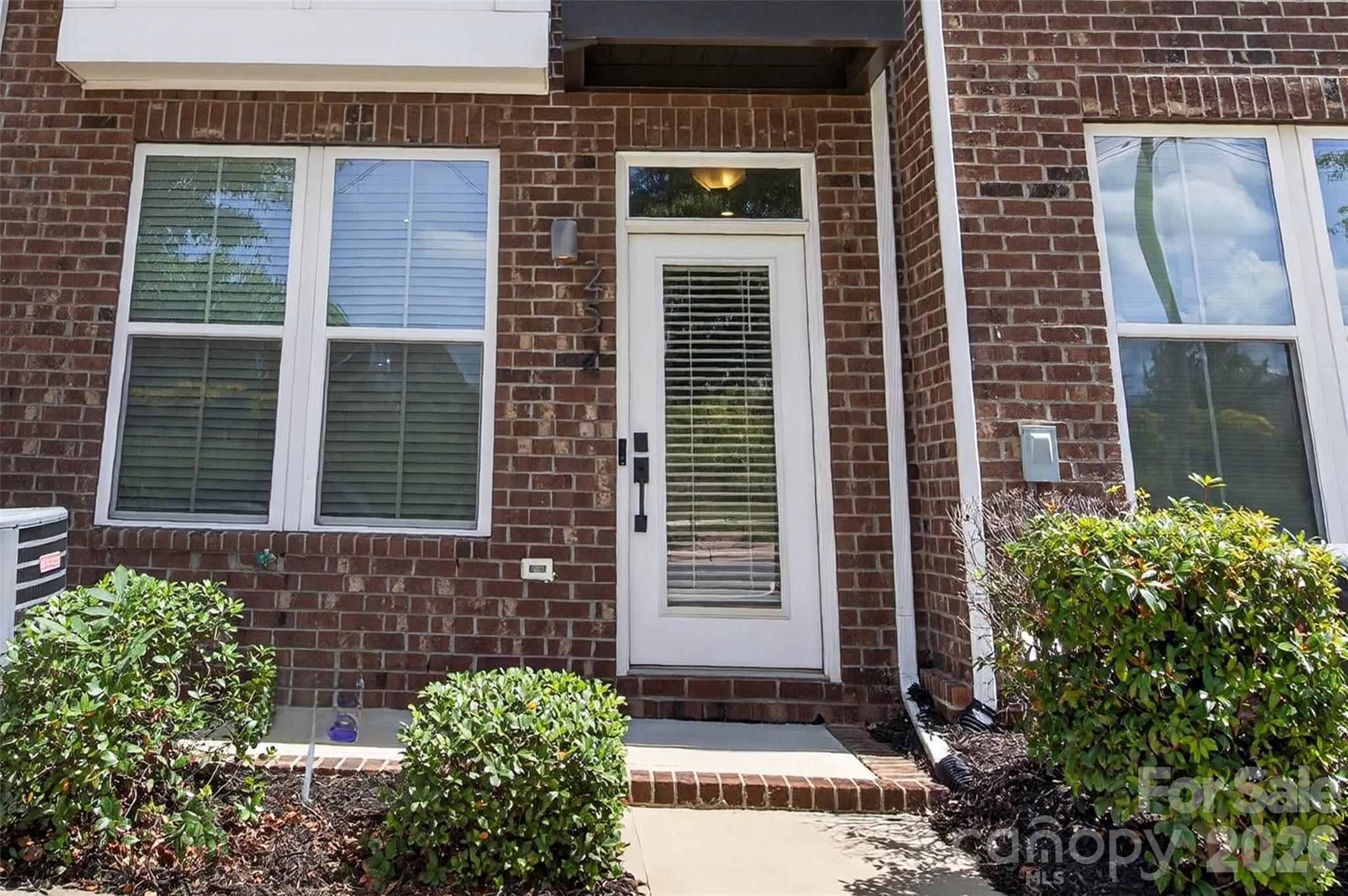 252 Parkwood Avenue Property Photo 3