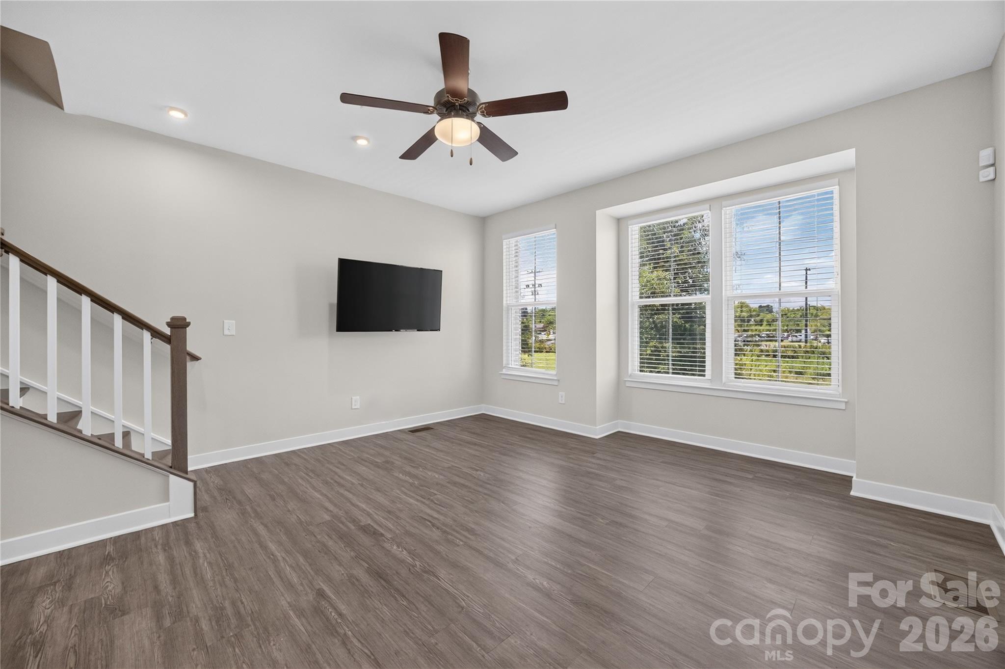 252 Parkwood Avenue Property Photo 11