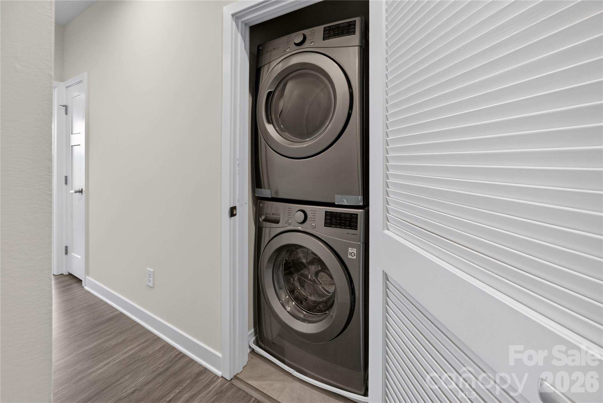 252 Parkwood Avenue Property Photo 12