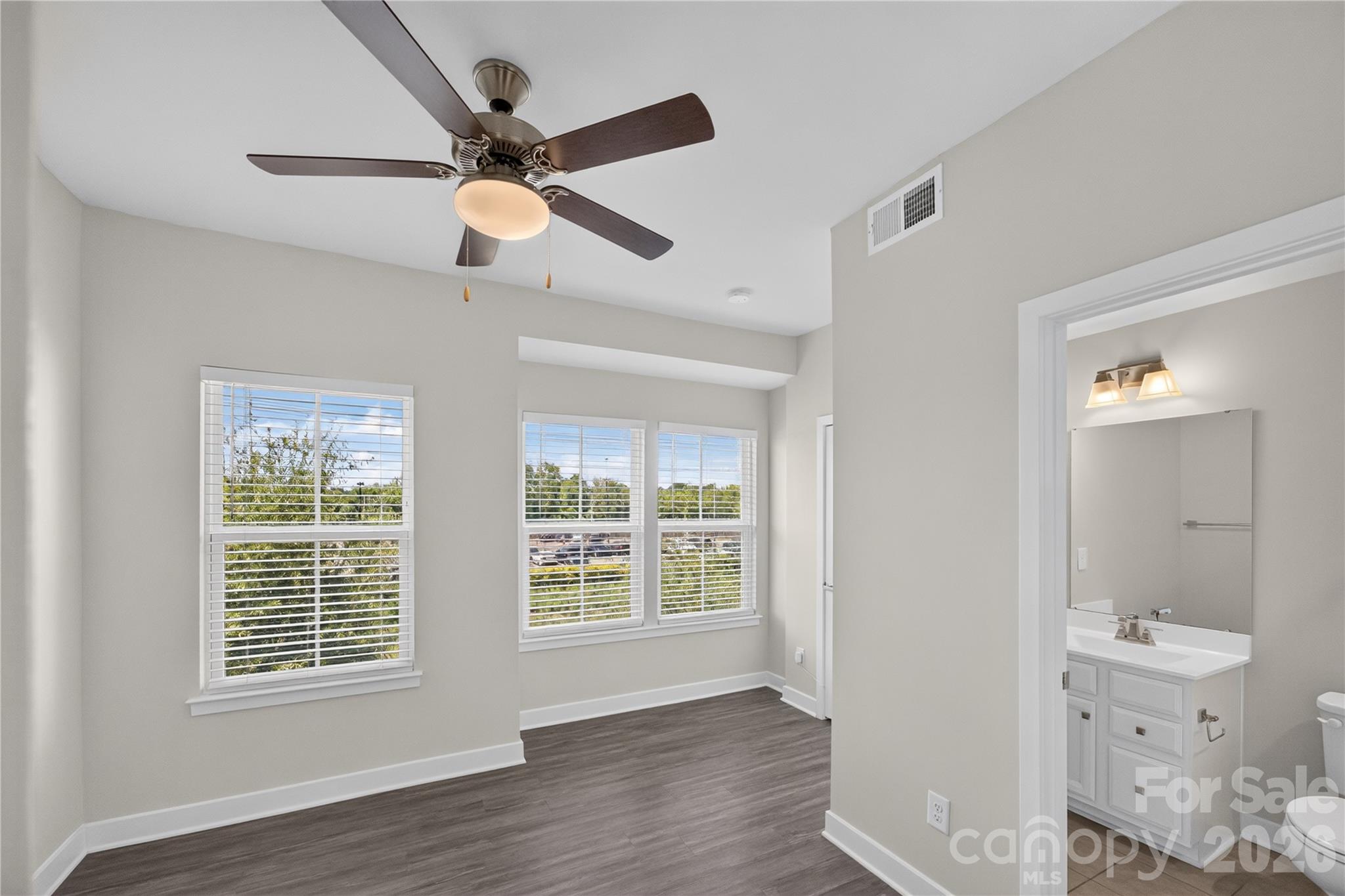 252 Parkwood Avenue Property Photo 20