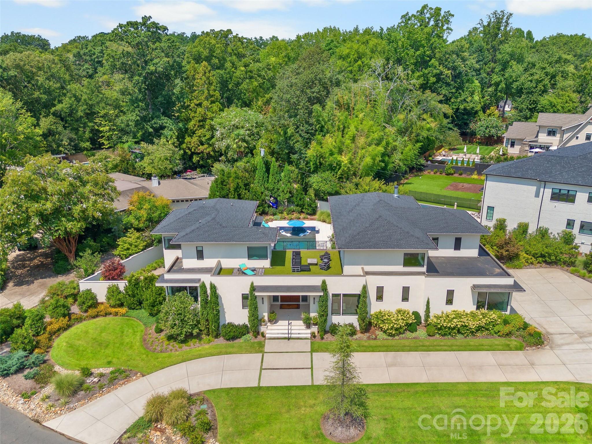 316 Mammoth Oaks Drive Property Photo 1