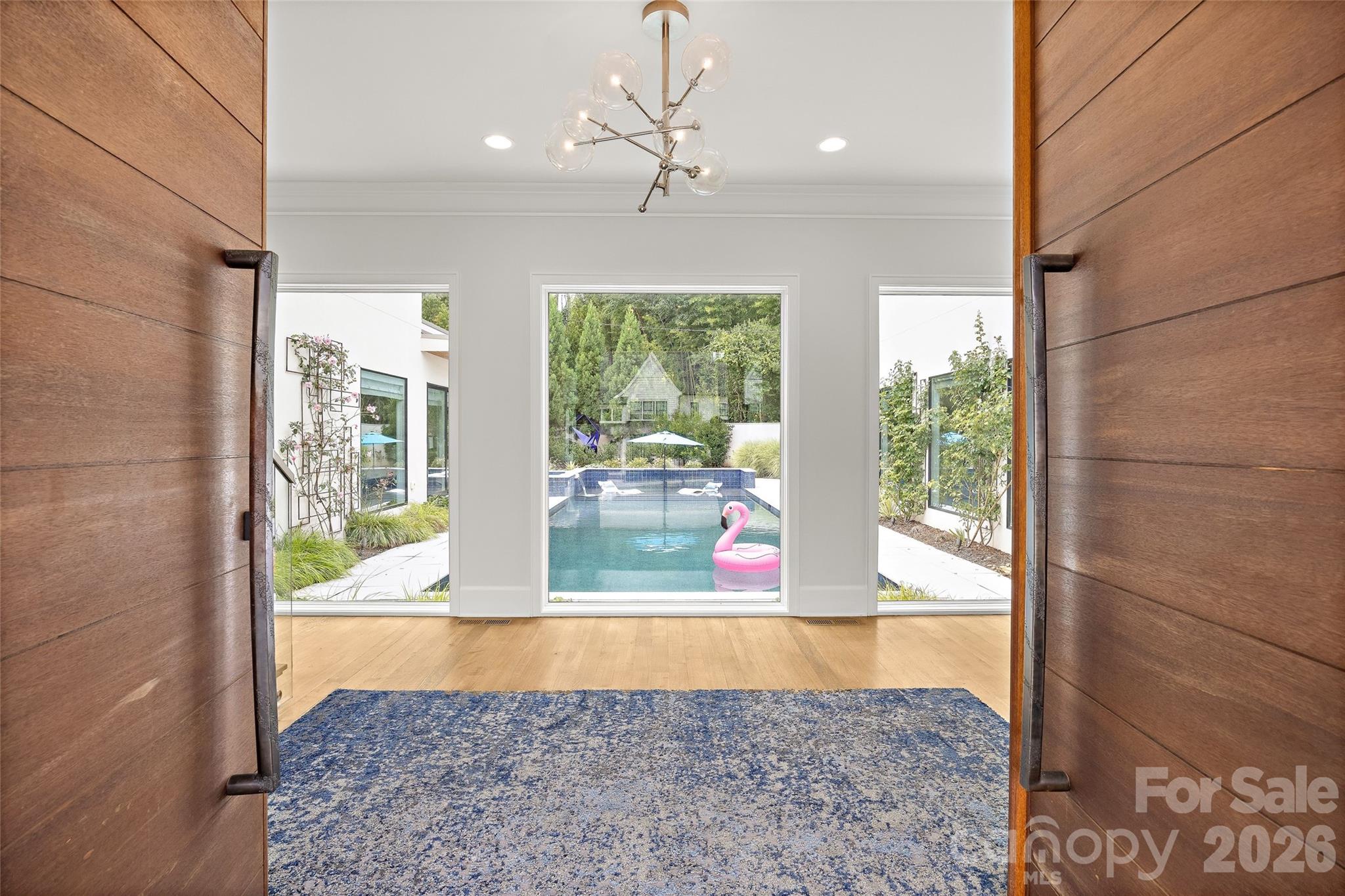 316 Mammoth Oaks Drive Property Photo 6