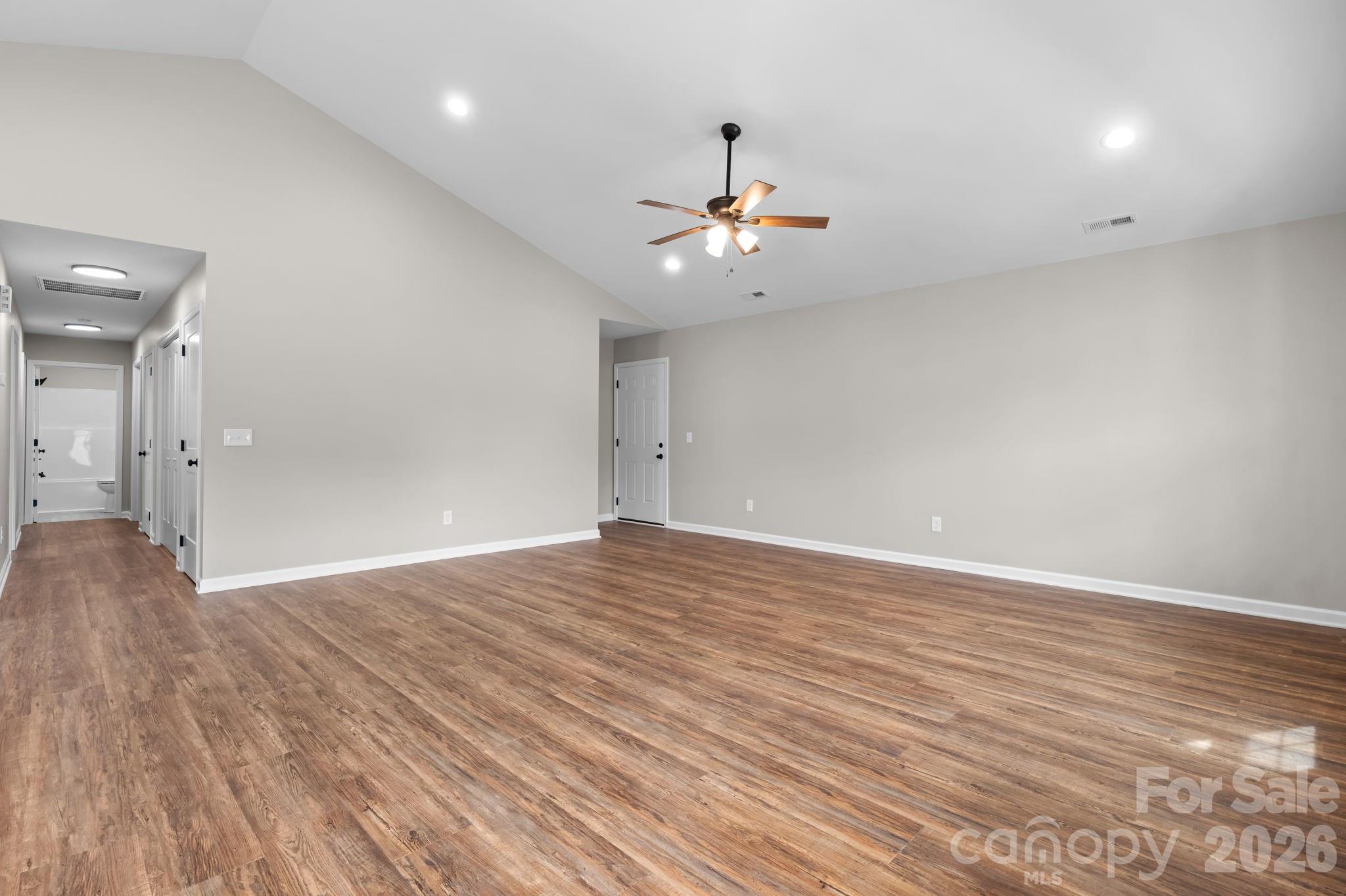 128 Buck Shoals Circle Property Photo 6