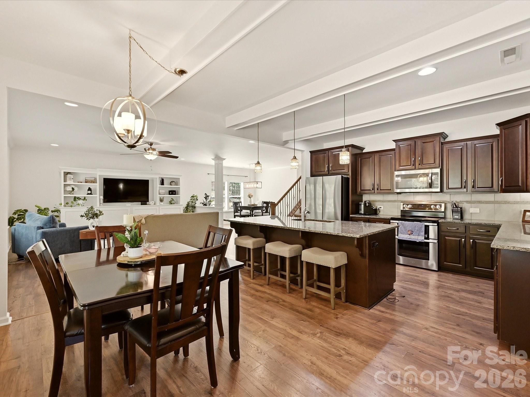 1104 Bassett Way Property Photo 14