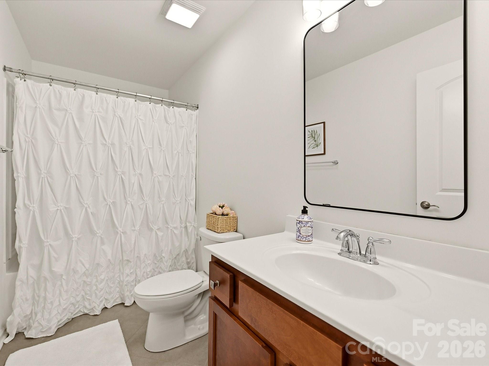 1104 Bassett Way Property Photo 25