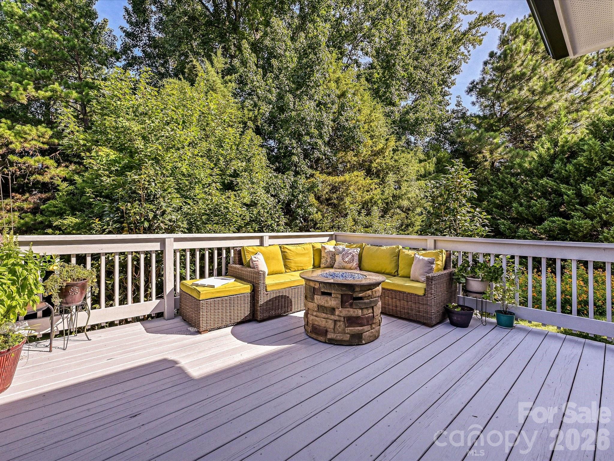 1104 Bassett Way Property Photo 31