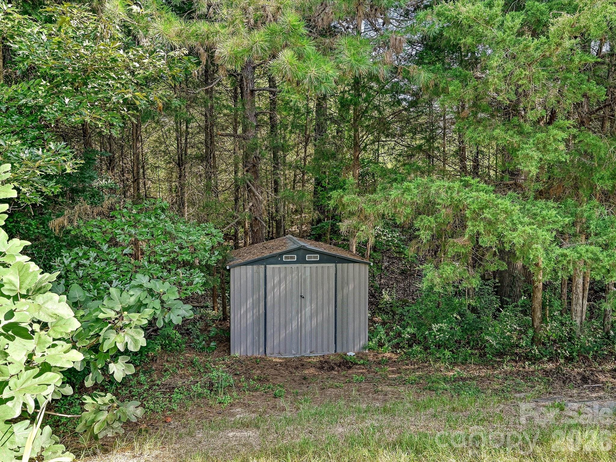 1104 Bassett Way Property Photo 33