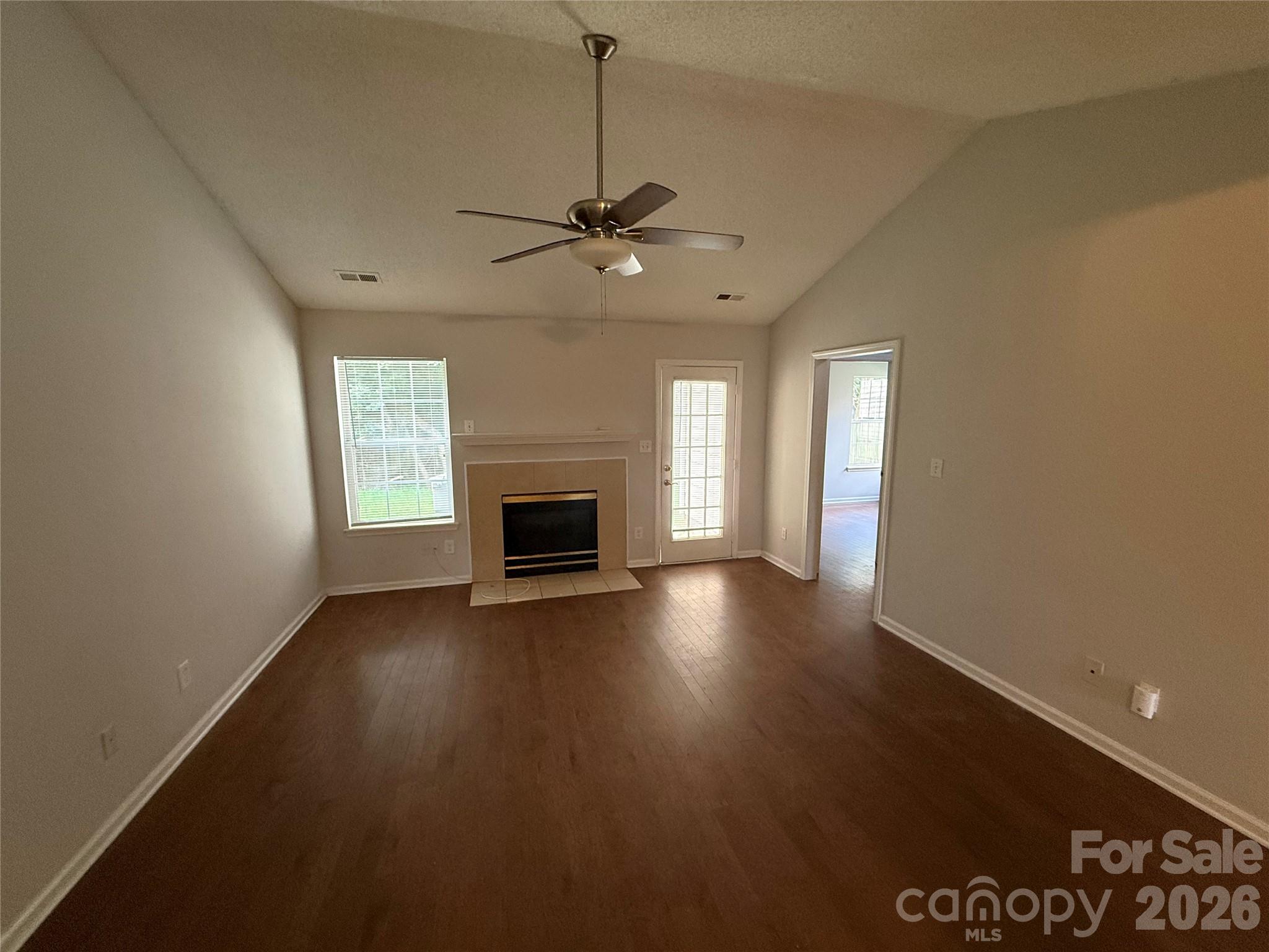 2615 Robyns Glen Drive Property Photo 7