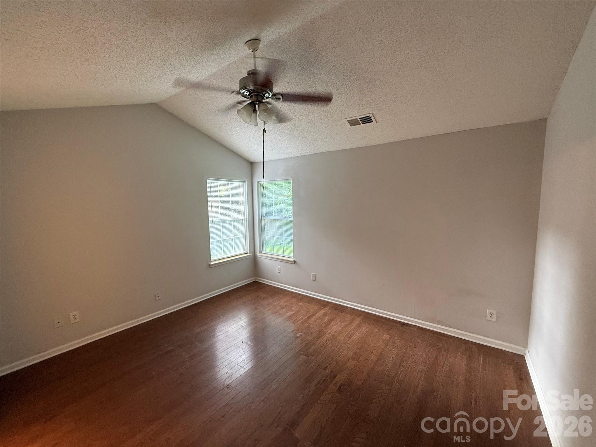2615 Robyns Glen Drive Property Photo 8