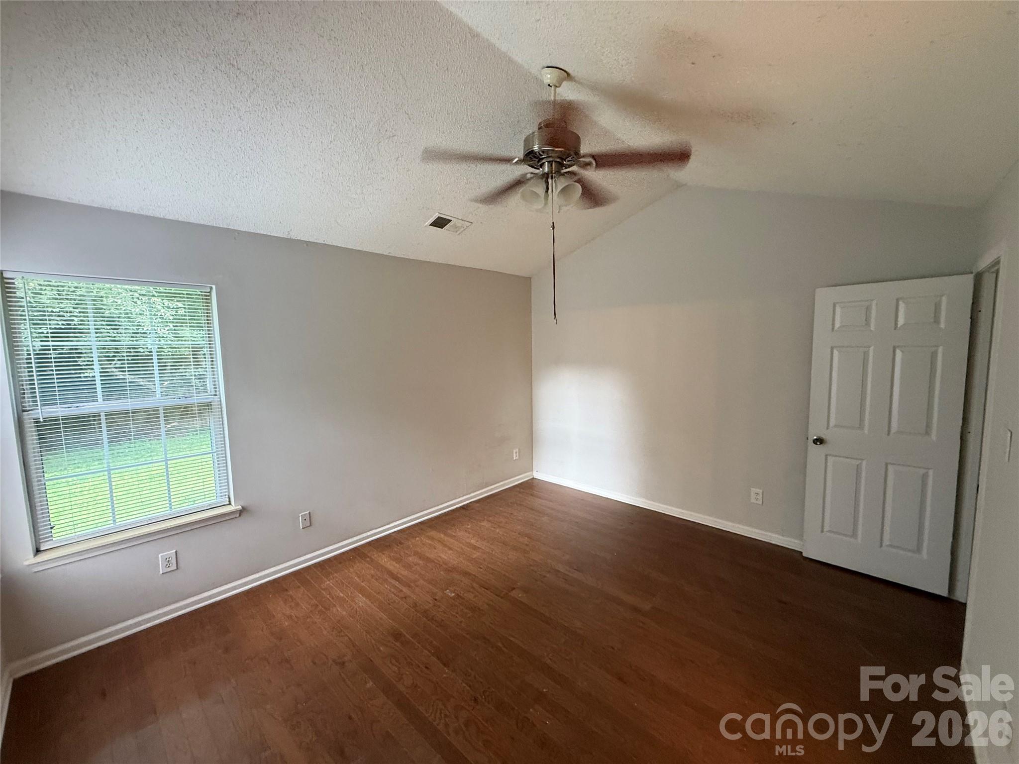 2615 Robyns Glen Drive Property Photo 9
