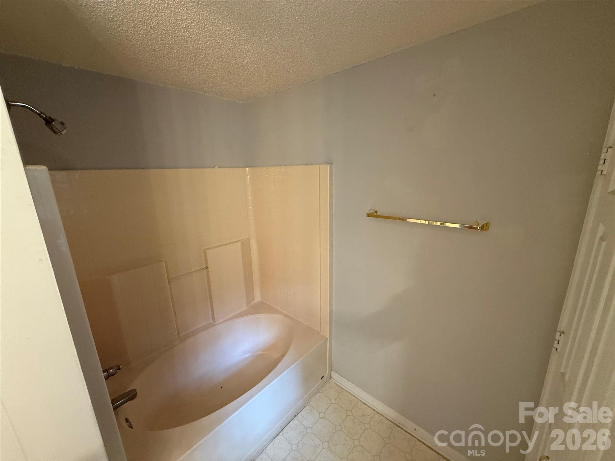 2615 Robyns Glen Drive Property Photo 14