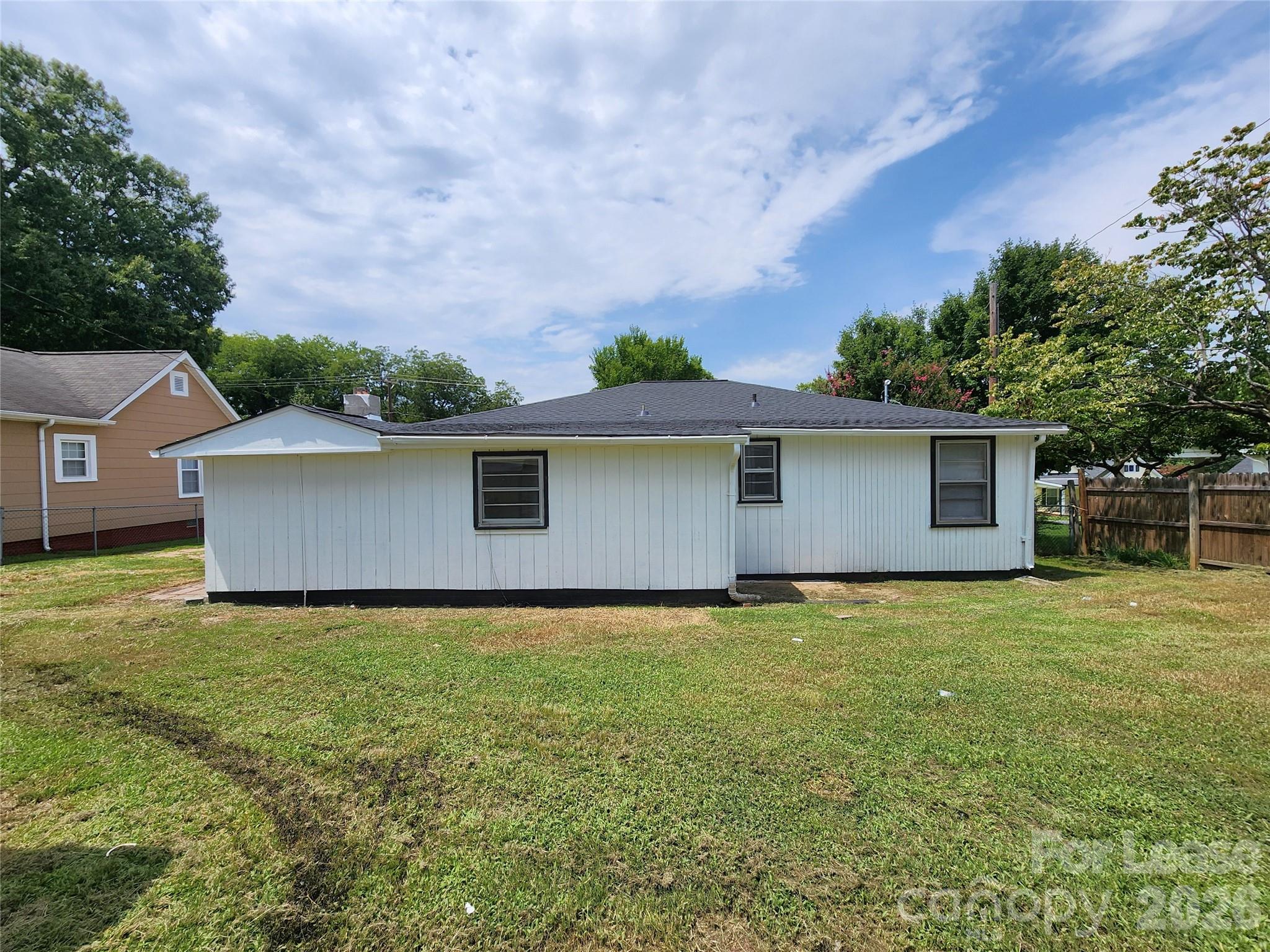 1208 N Juniper Avenue Property Photo 18