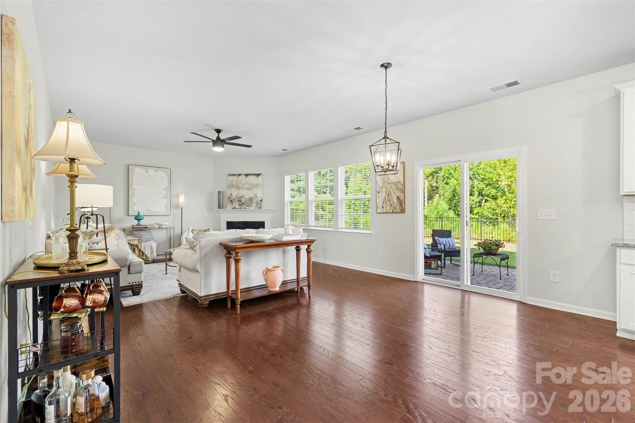 16823 Cozy Cove Road Property Photo 9