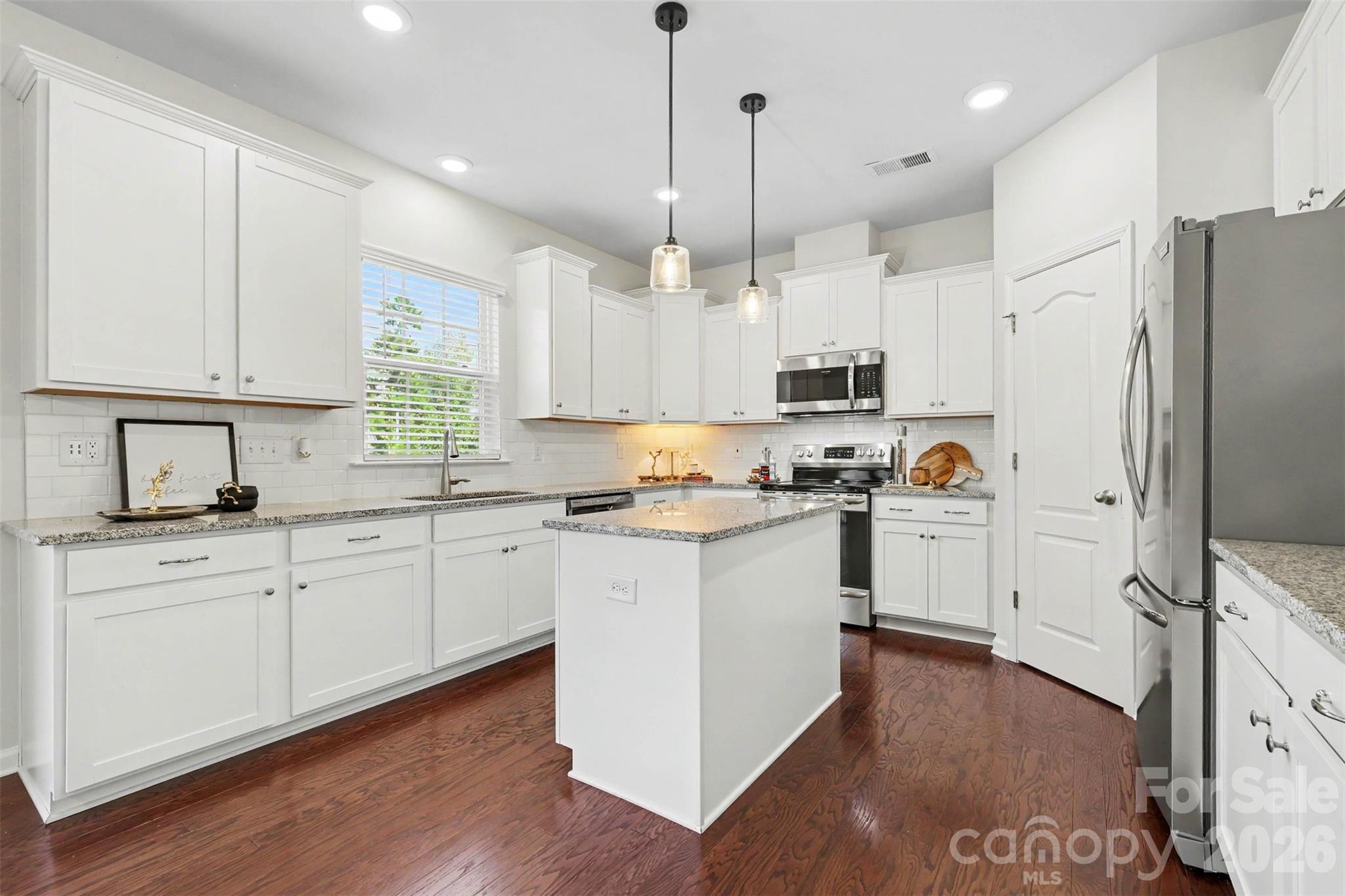 16823 Cozy Cove Road Property Photo 10