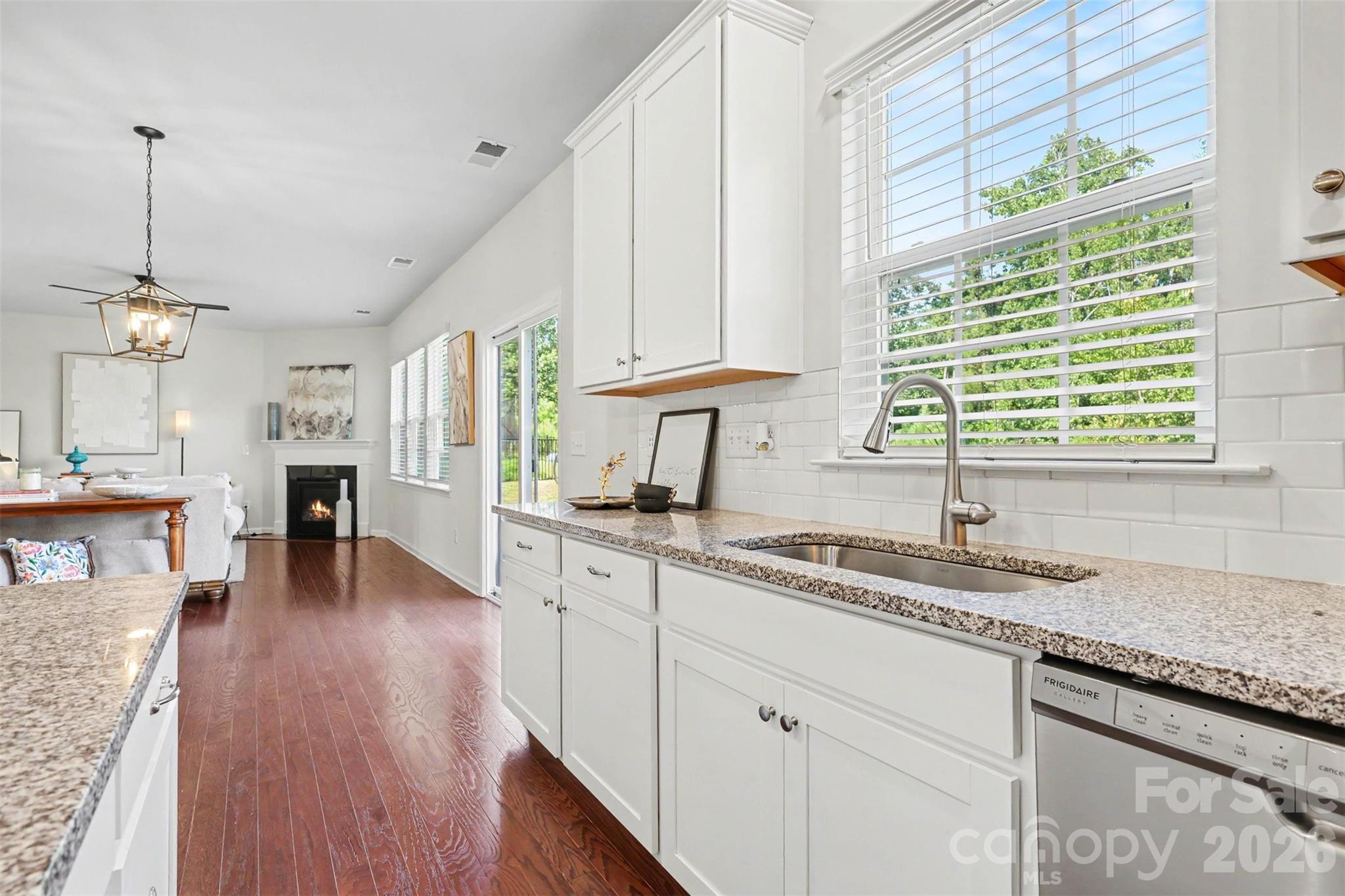 16823 Cozy Cove Road Property Photo 12