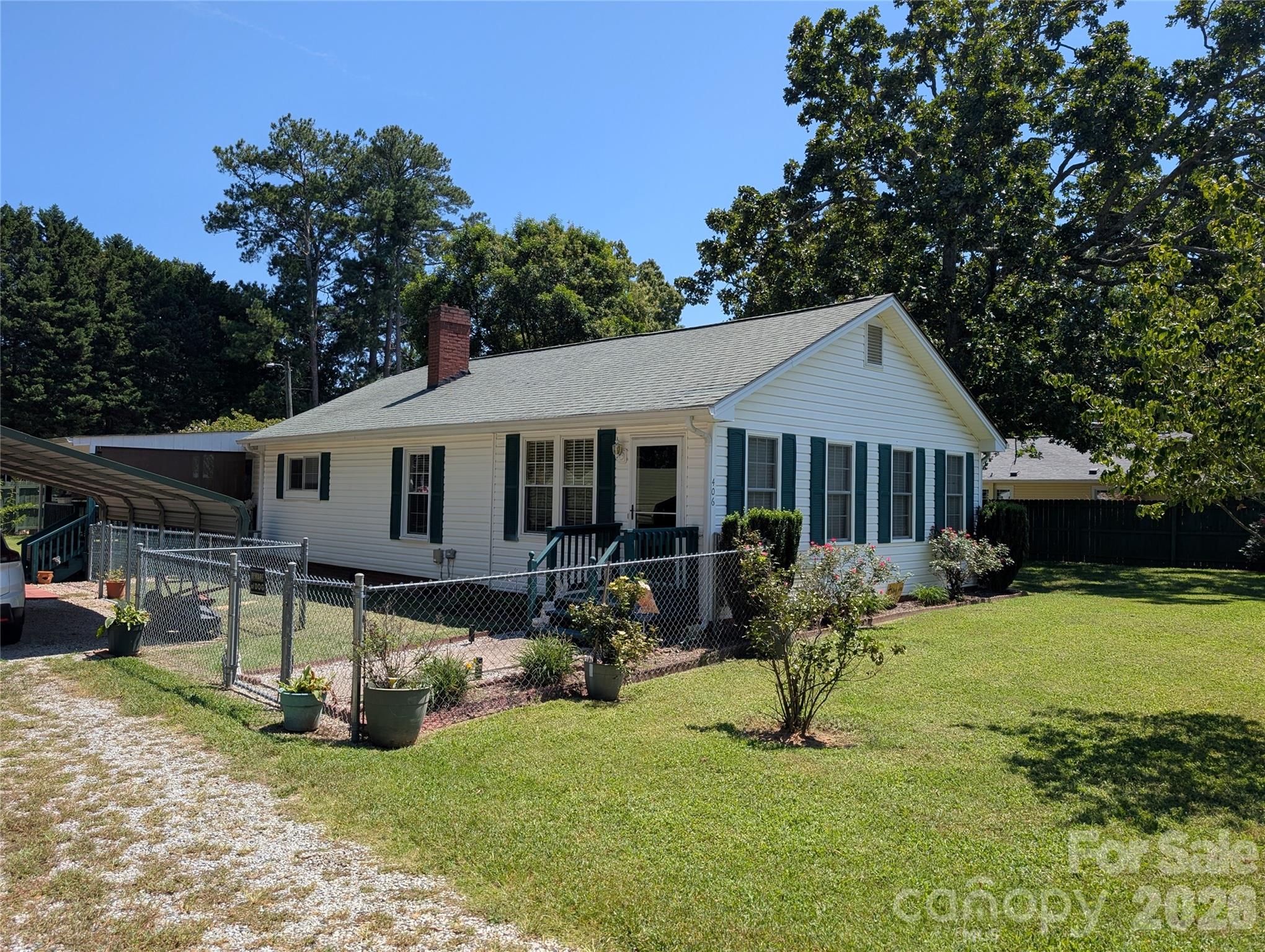 406 N Kimmons Street Property Photo 2