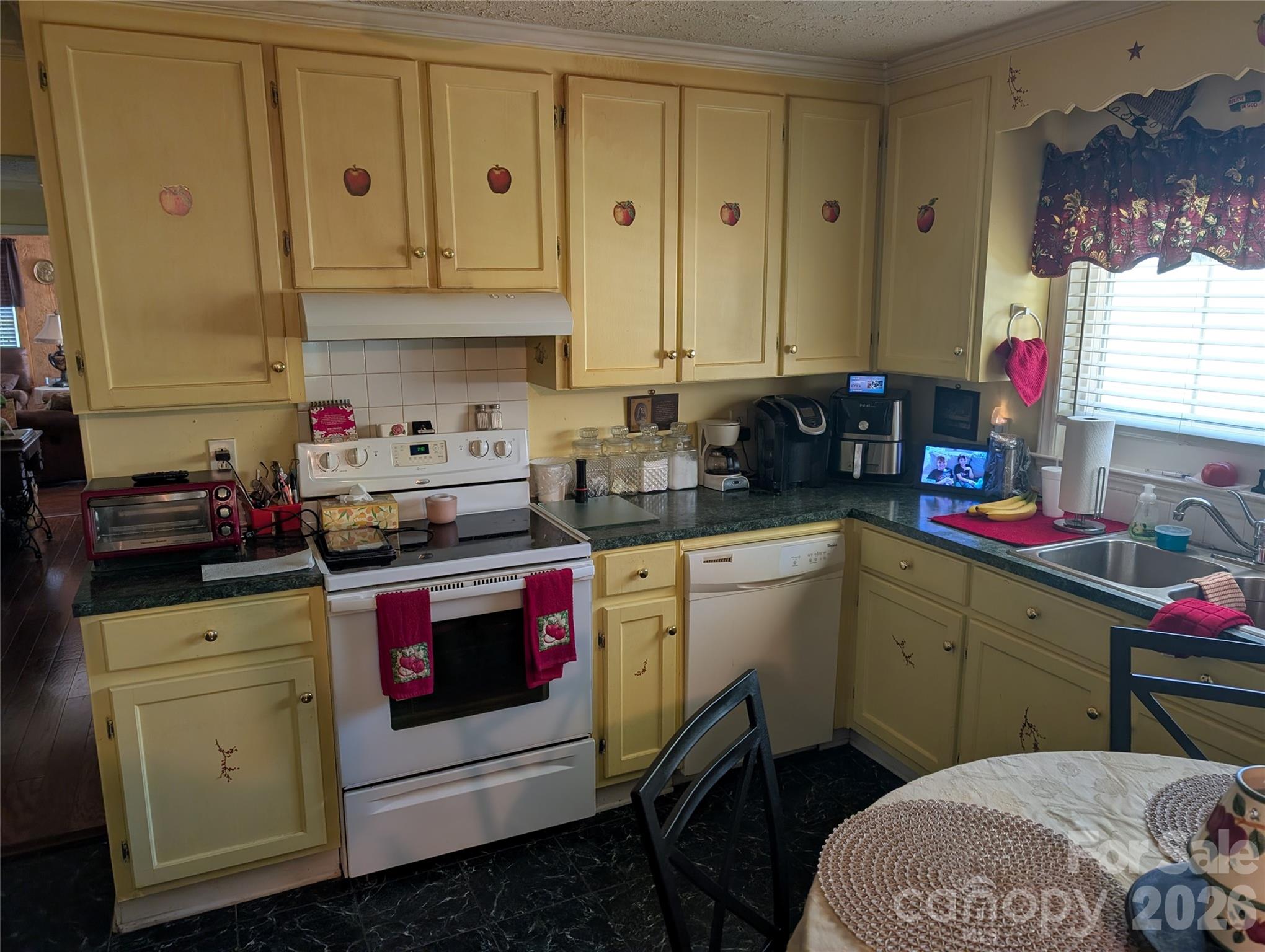 406 N Kimmons Street Property Photo 10