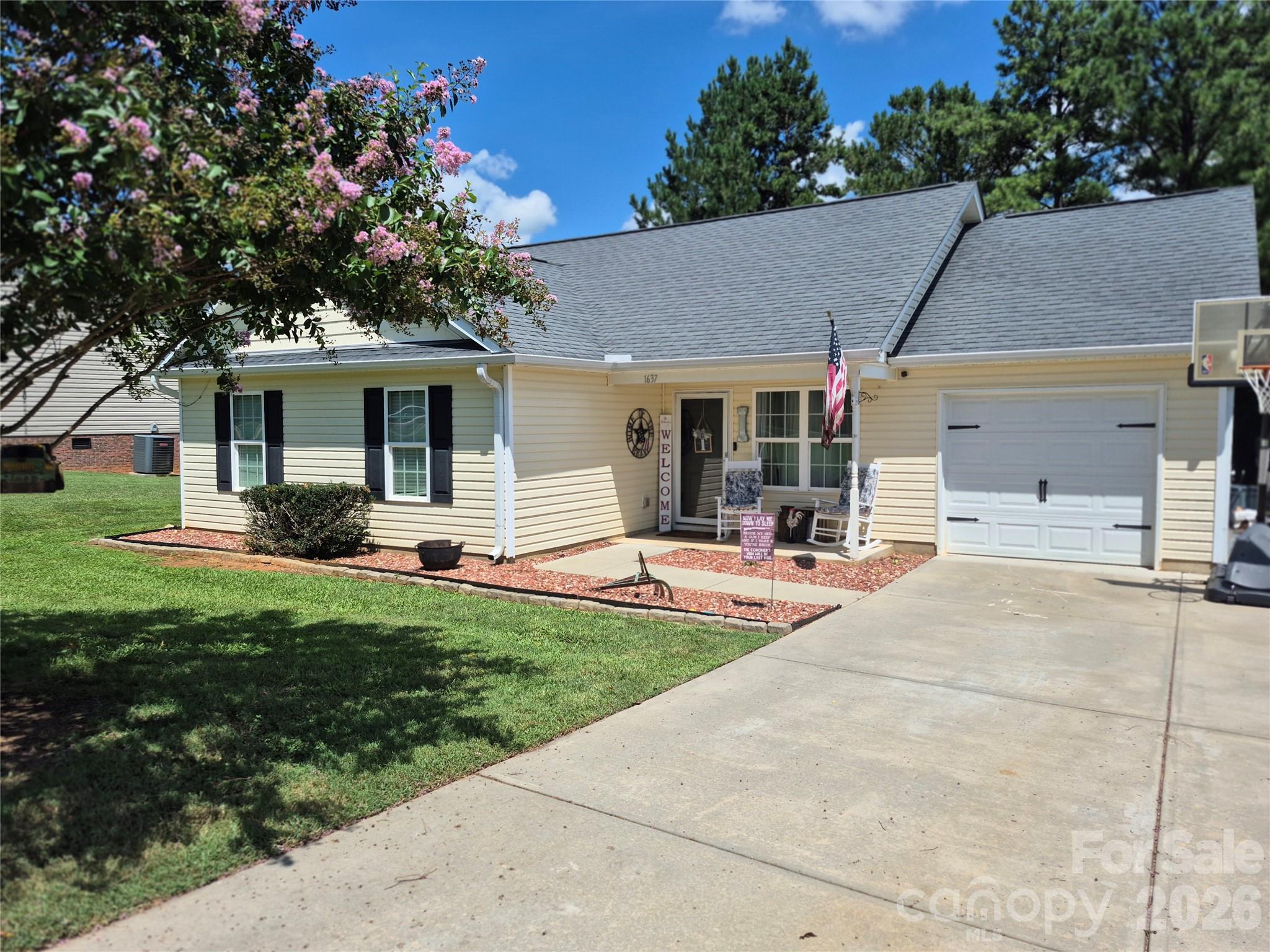 1637 Riverview Road