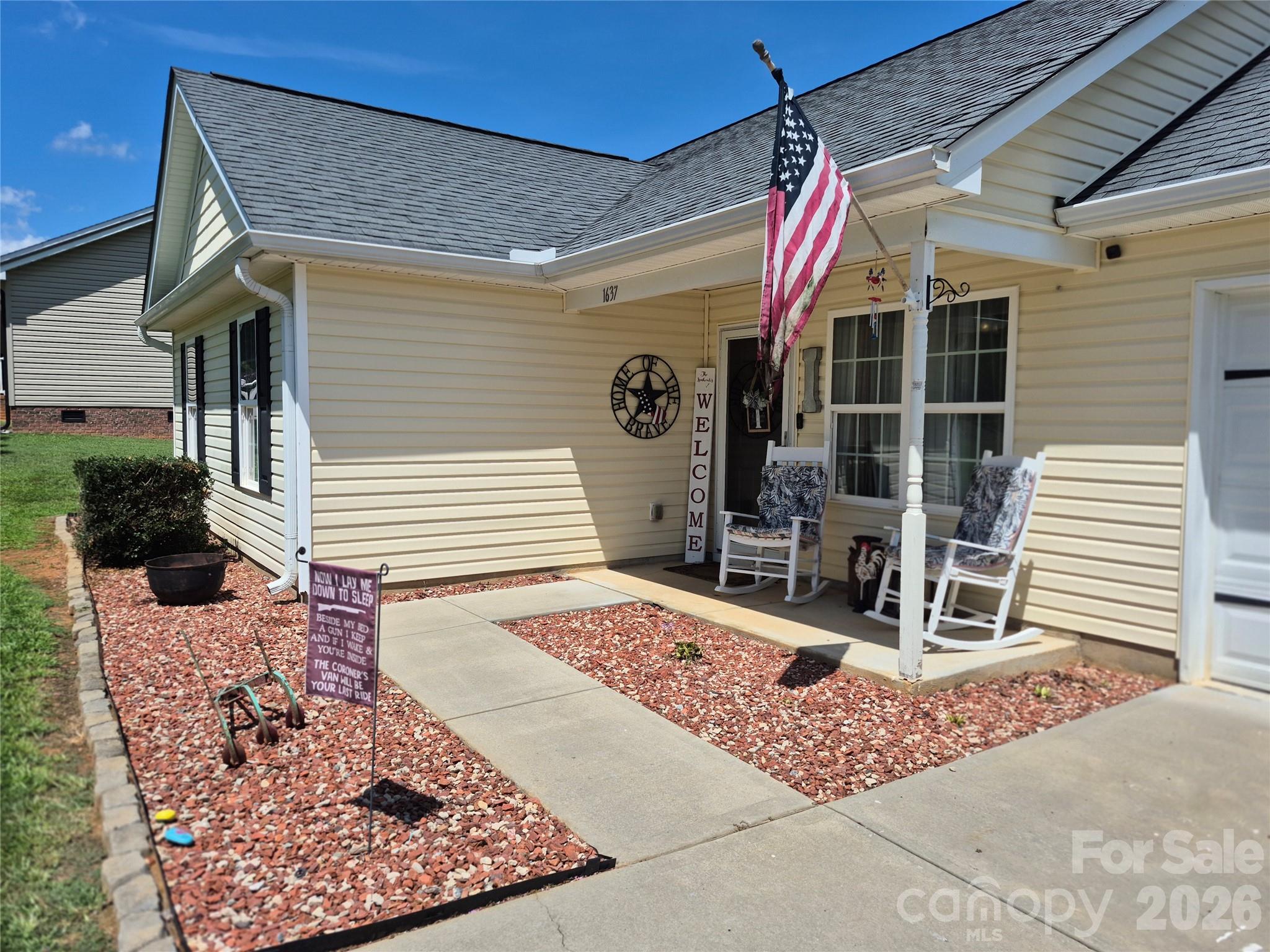 1637 Riverview Road Property Photo 3