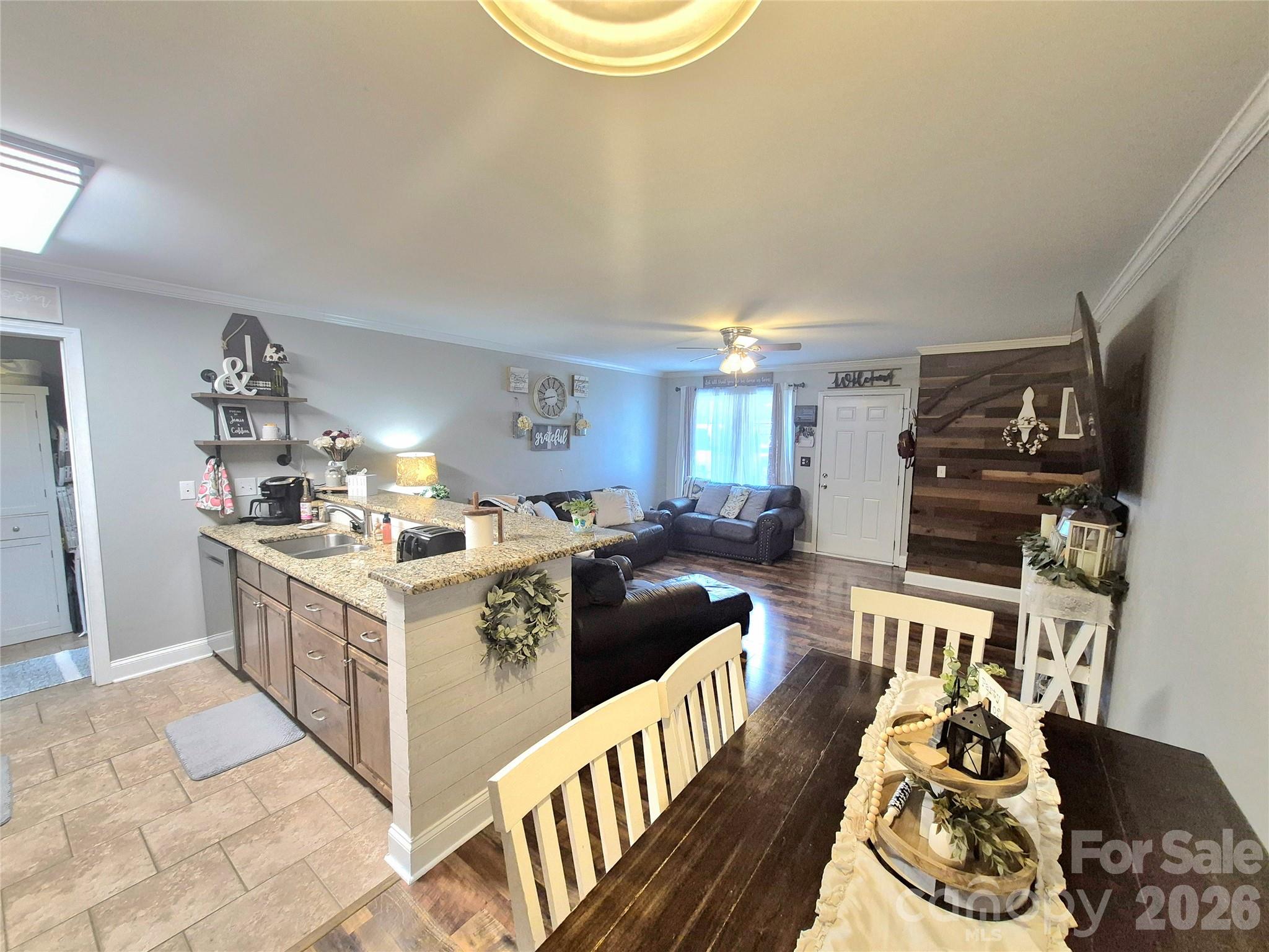 1637 Riverview Road Property Photo 10