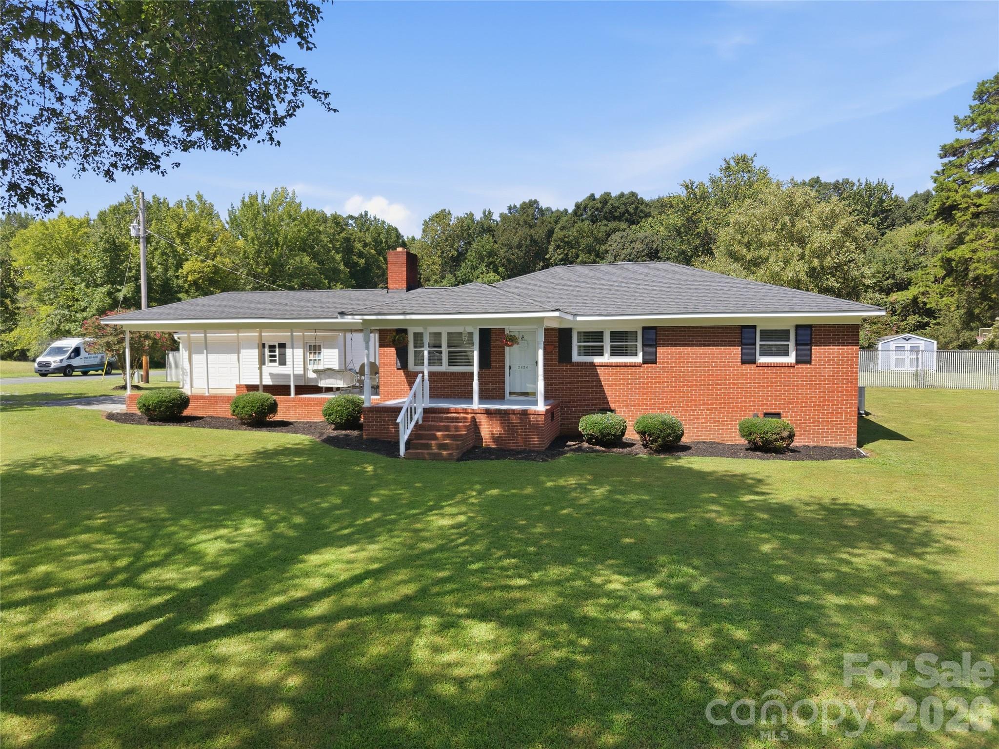 2424 Griffith Road Property Photo 2