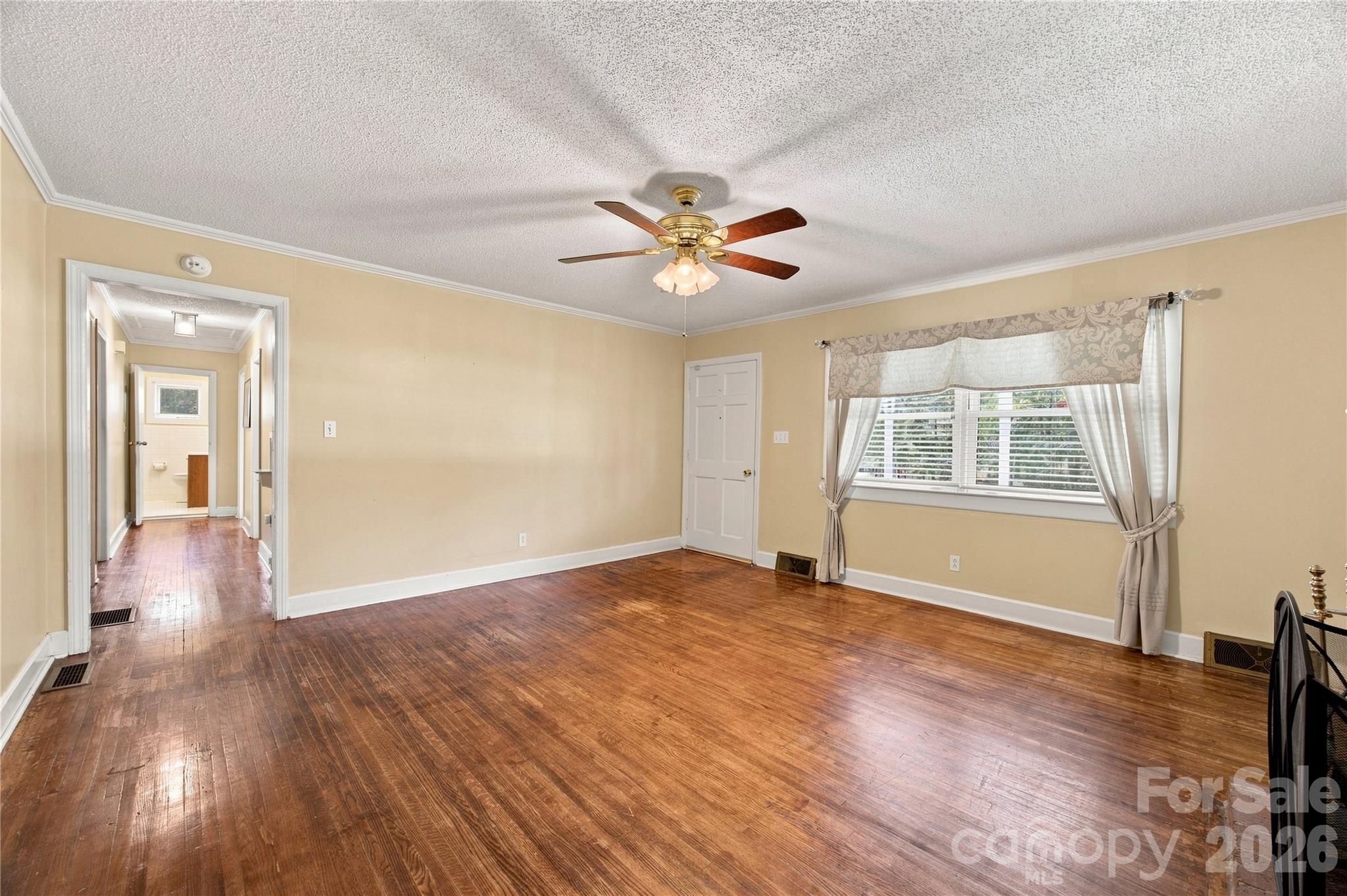 2424 Griffith Road Property Photo 11