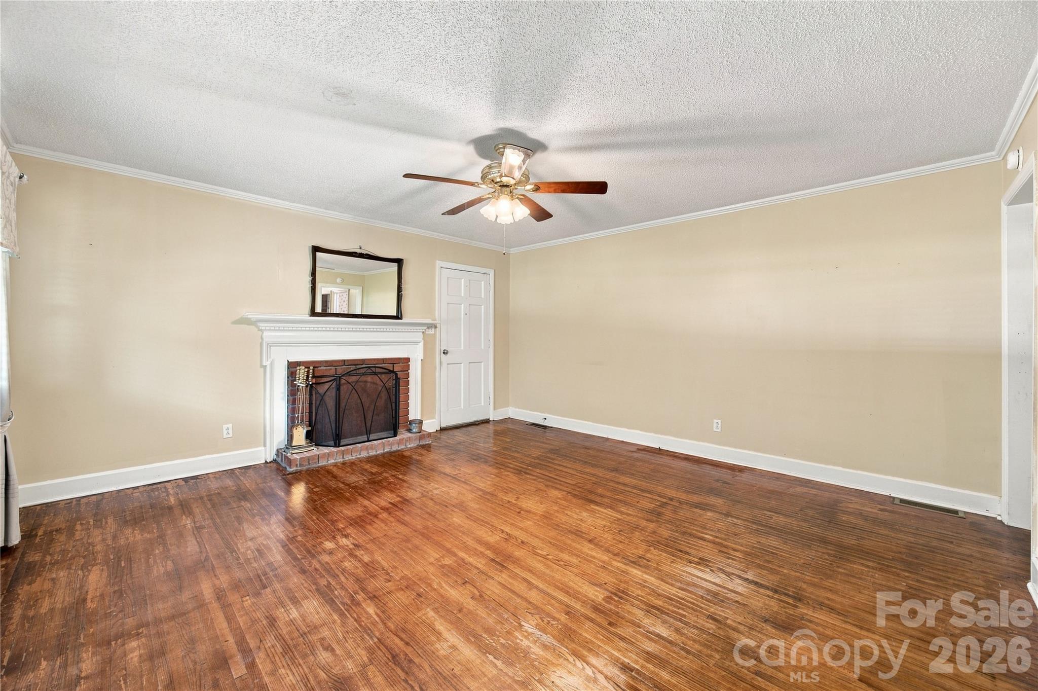 2424 Griffith Road Property Photo 13