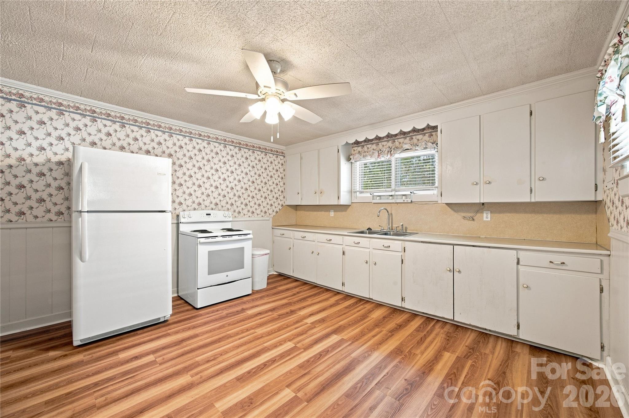 2424 Griffith Road Property Photo 17