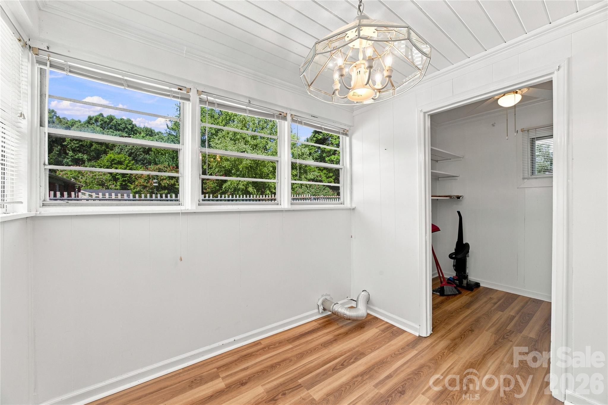 2424 Griffith Road Property Photo 20