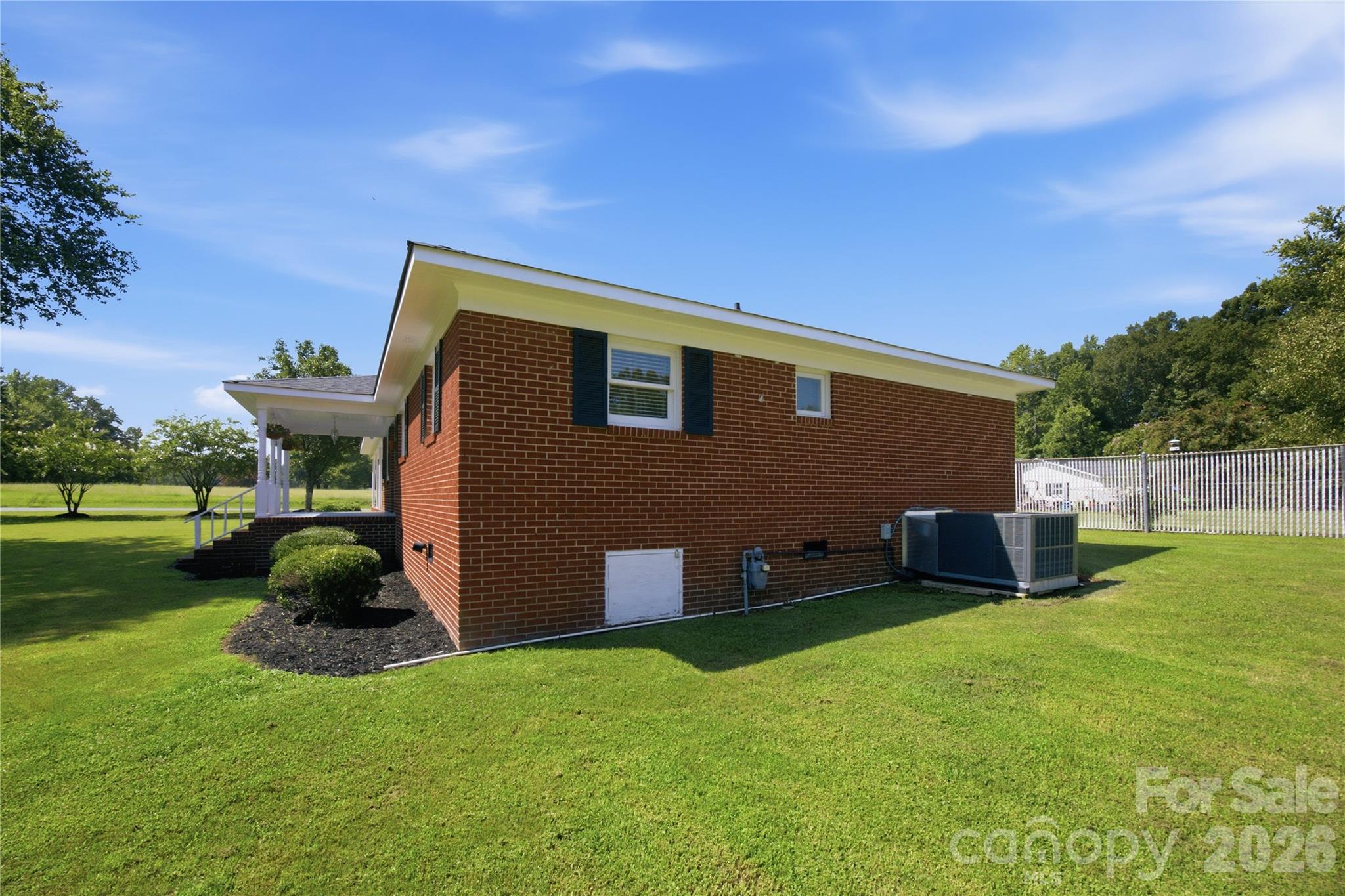 2424 Griffith Road Property Photo 36