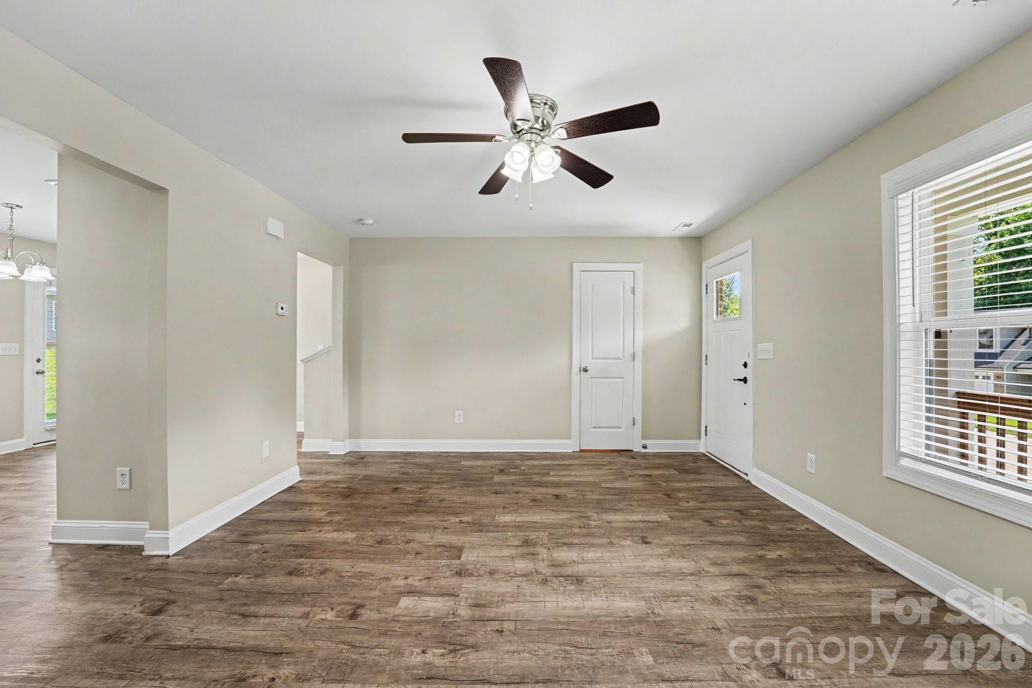 1545 Mayfair Drive Property Photo 2