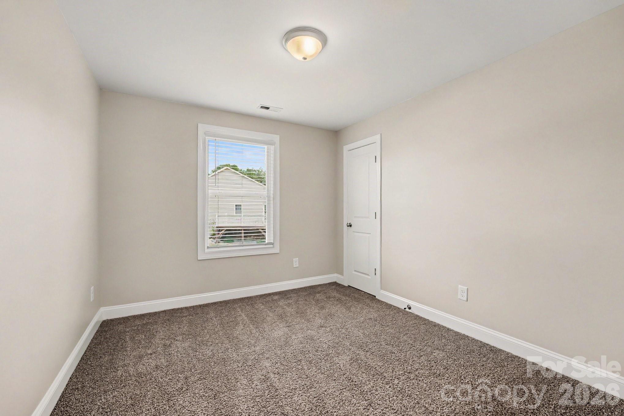 1545 Mayfair Drive Property Photo 7