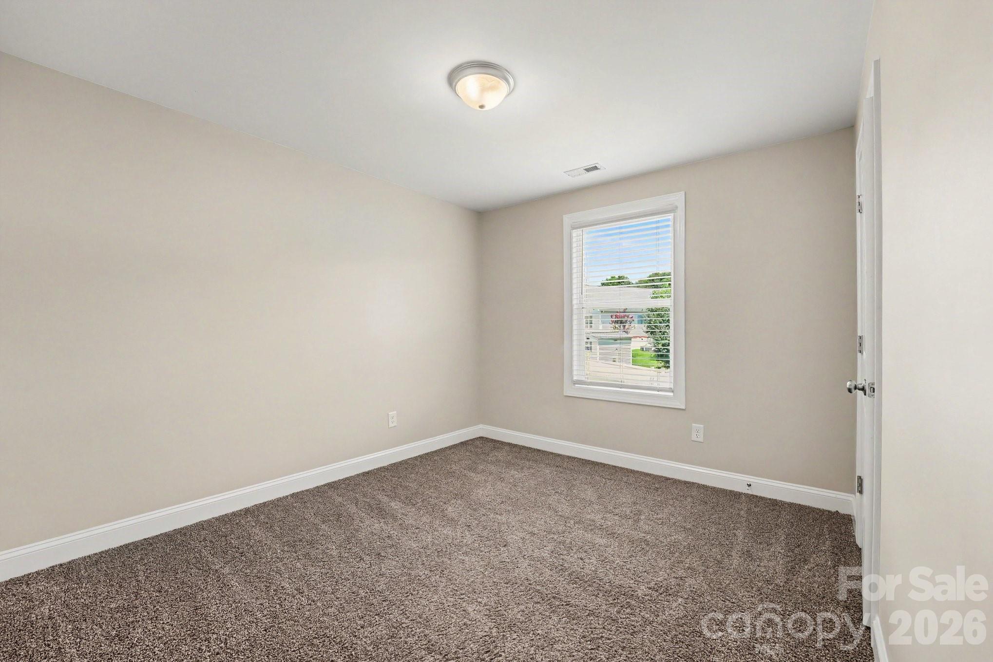 1545 Mayfair Drive Property Photo 8