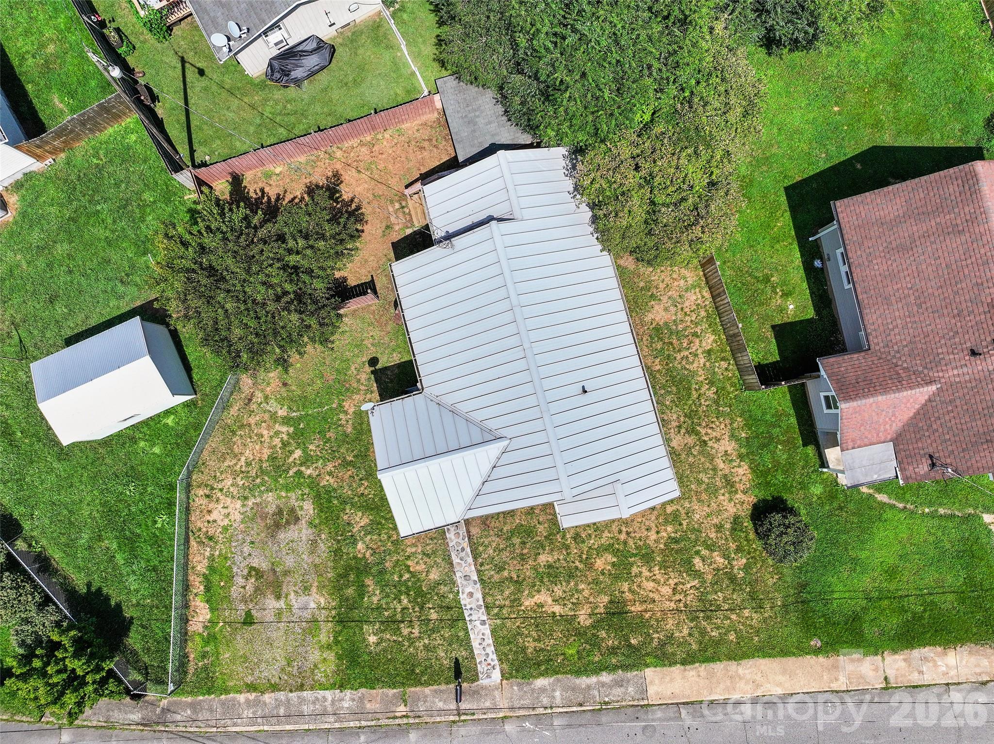 417 Riverbend Street Property Photo 6