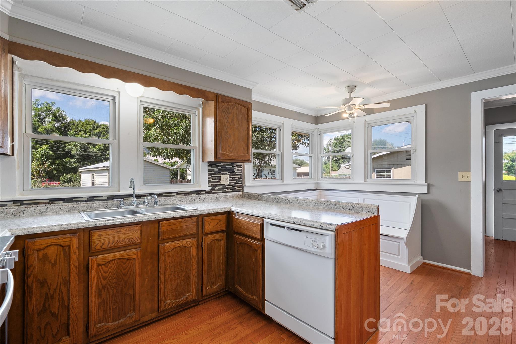 417 Riverbend Street Property Photo 10
